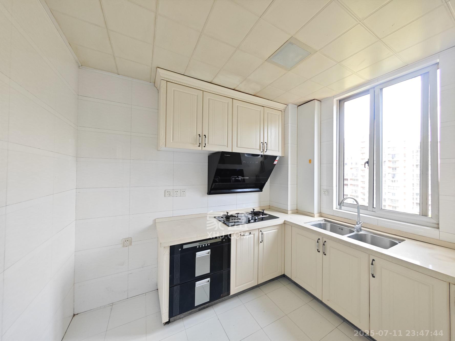 桃阳苑(省人大单位房) 3室2厅2卫 142.0万 桃阳苑(省人大单位房) 3室2厅2卫 142.0万其他