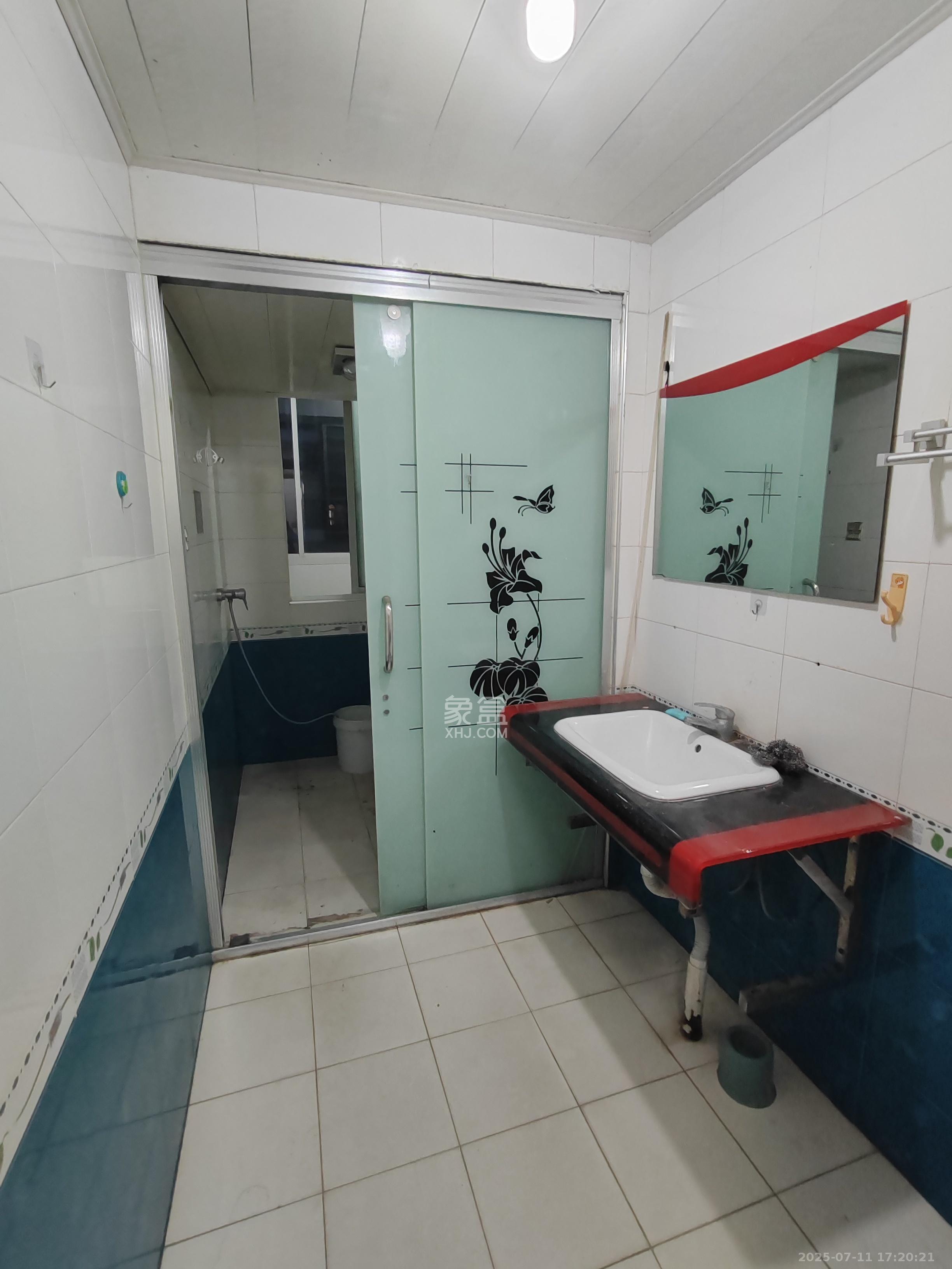 红树湾  3室2厅1卫   2000.00元/月室内图