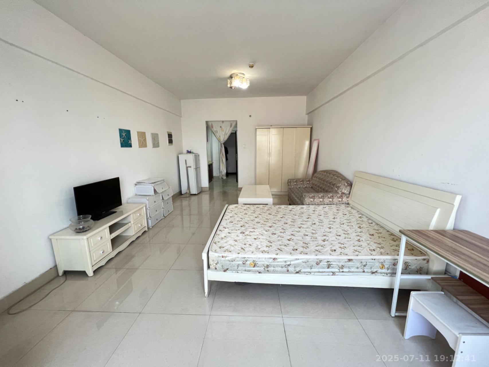 西子一间  1室1厅1卫    1500.0元/月 西子一间  1室1厅1卫    1500.0元/月室内图