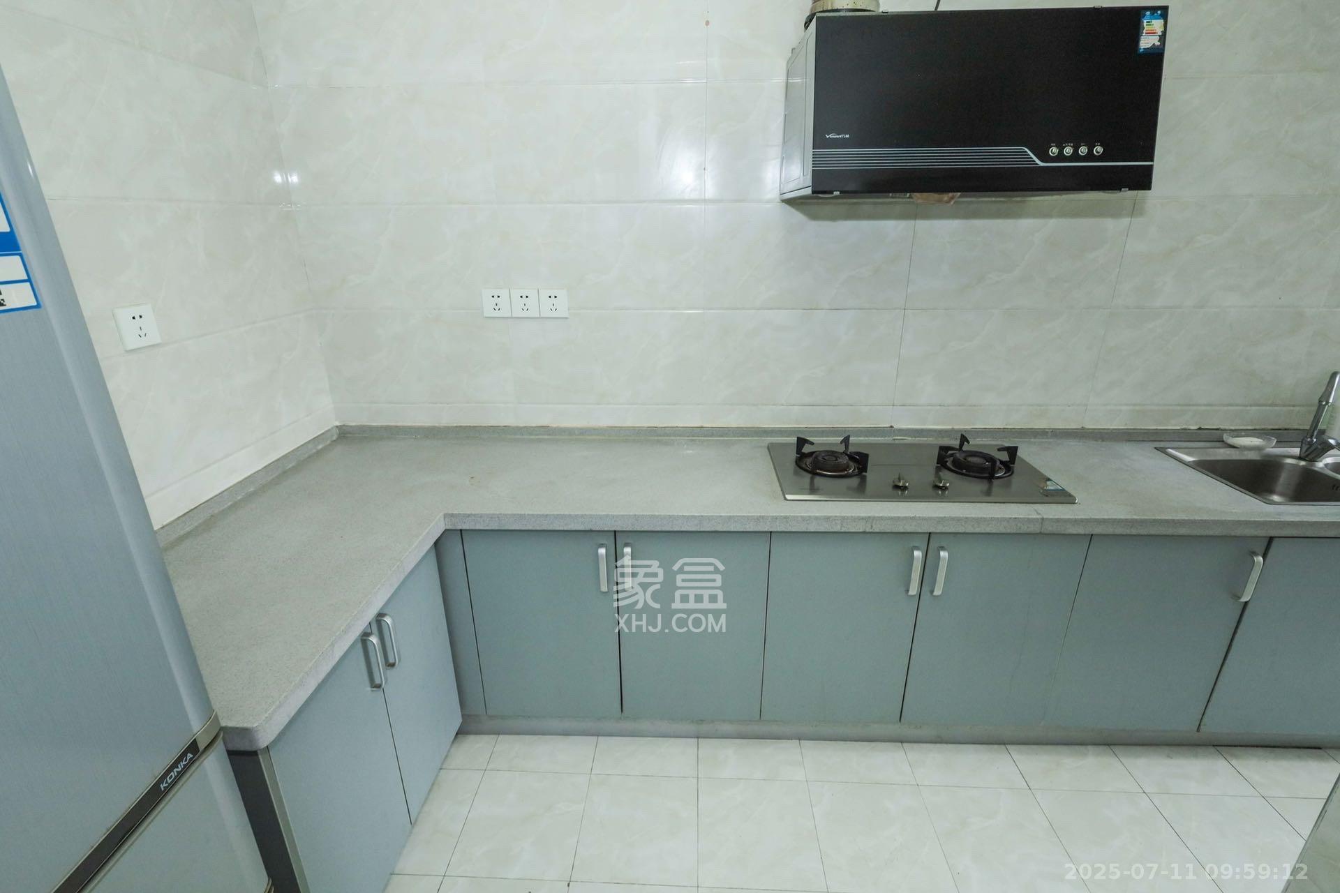 达美D6区  2室2厅1卫   2700.00元/月室内图