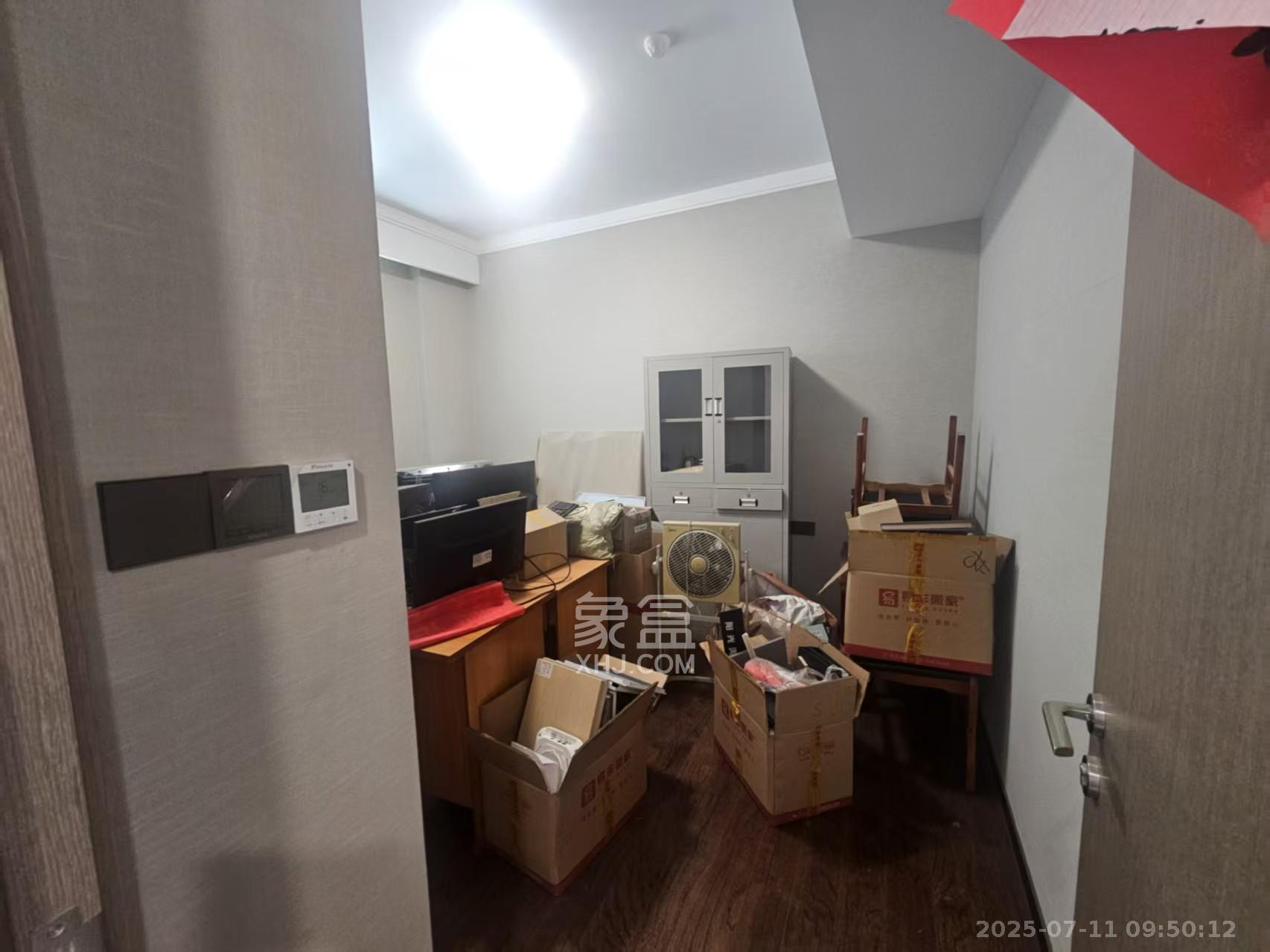 旭辉都会山  4室2厅3卫    9000.0元/月 旭辉都会山  4室2厅3卫    9000.0元/月室内图