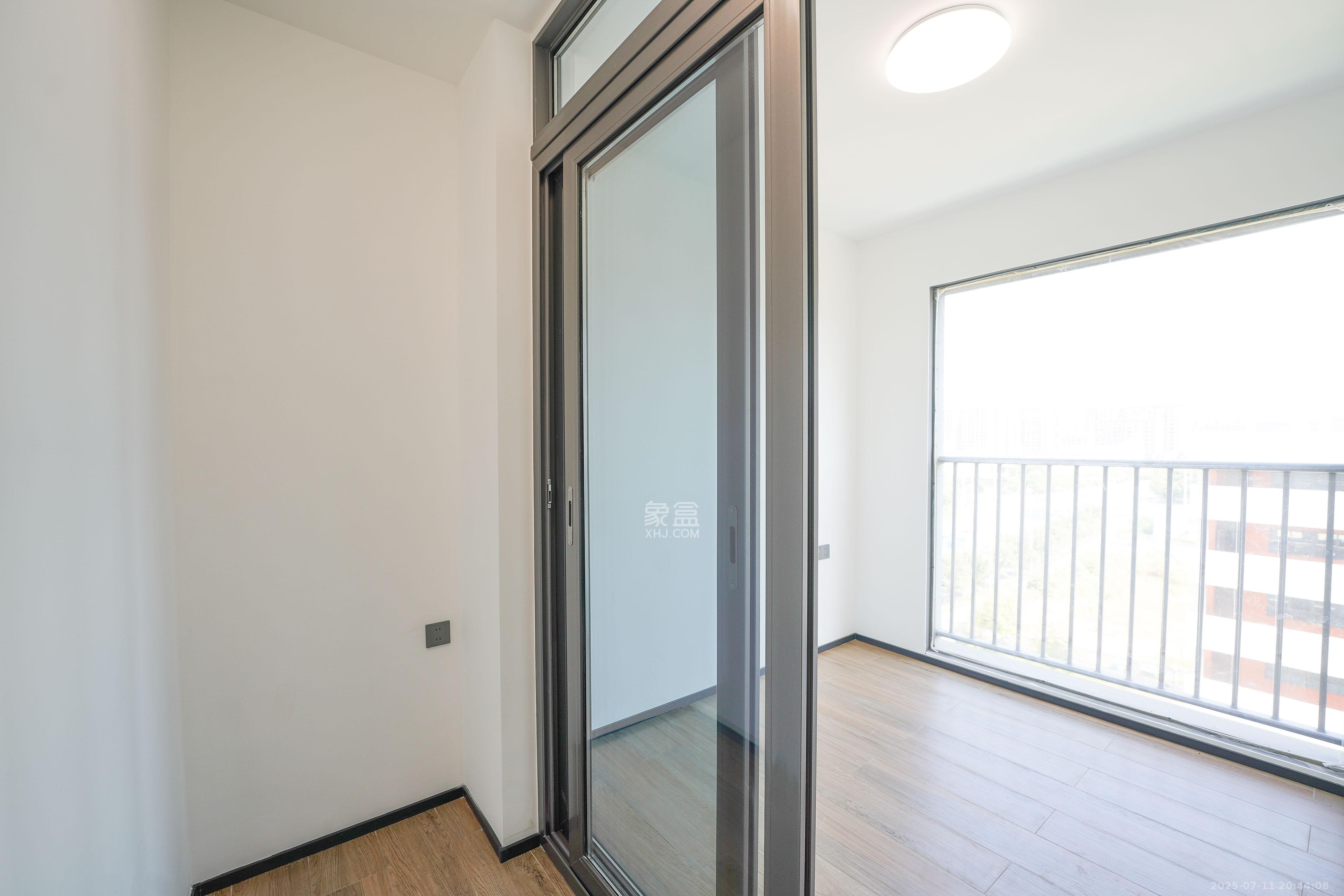 中海寰宇天下 4室2厅2卫 148.00万 中海寰宇天下 4室2厅2卫 148.00万卧室