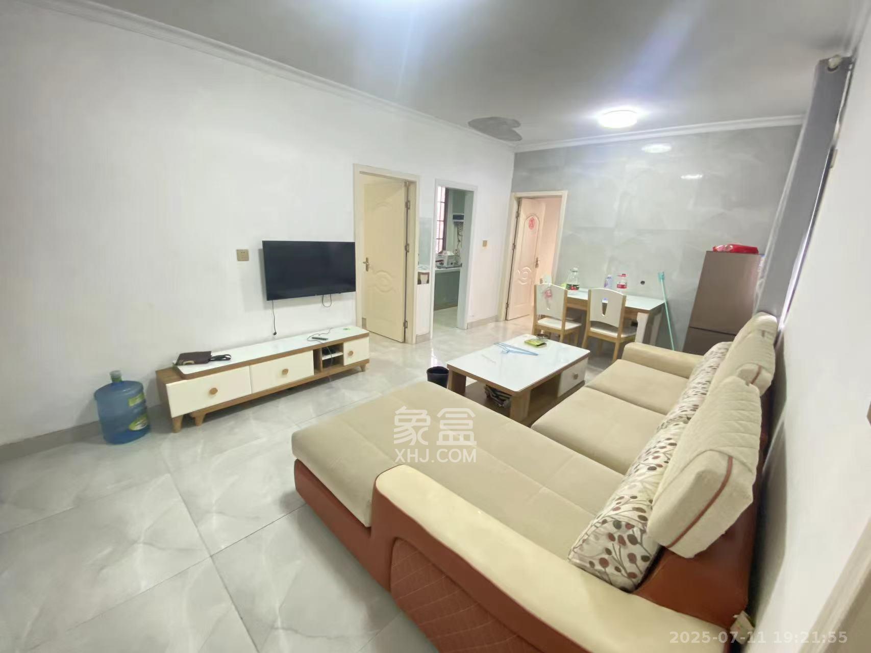 巧克力空间（建鸿达现代大厦）  3室2厅1卫   2300.00元/月室内图