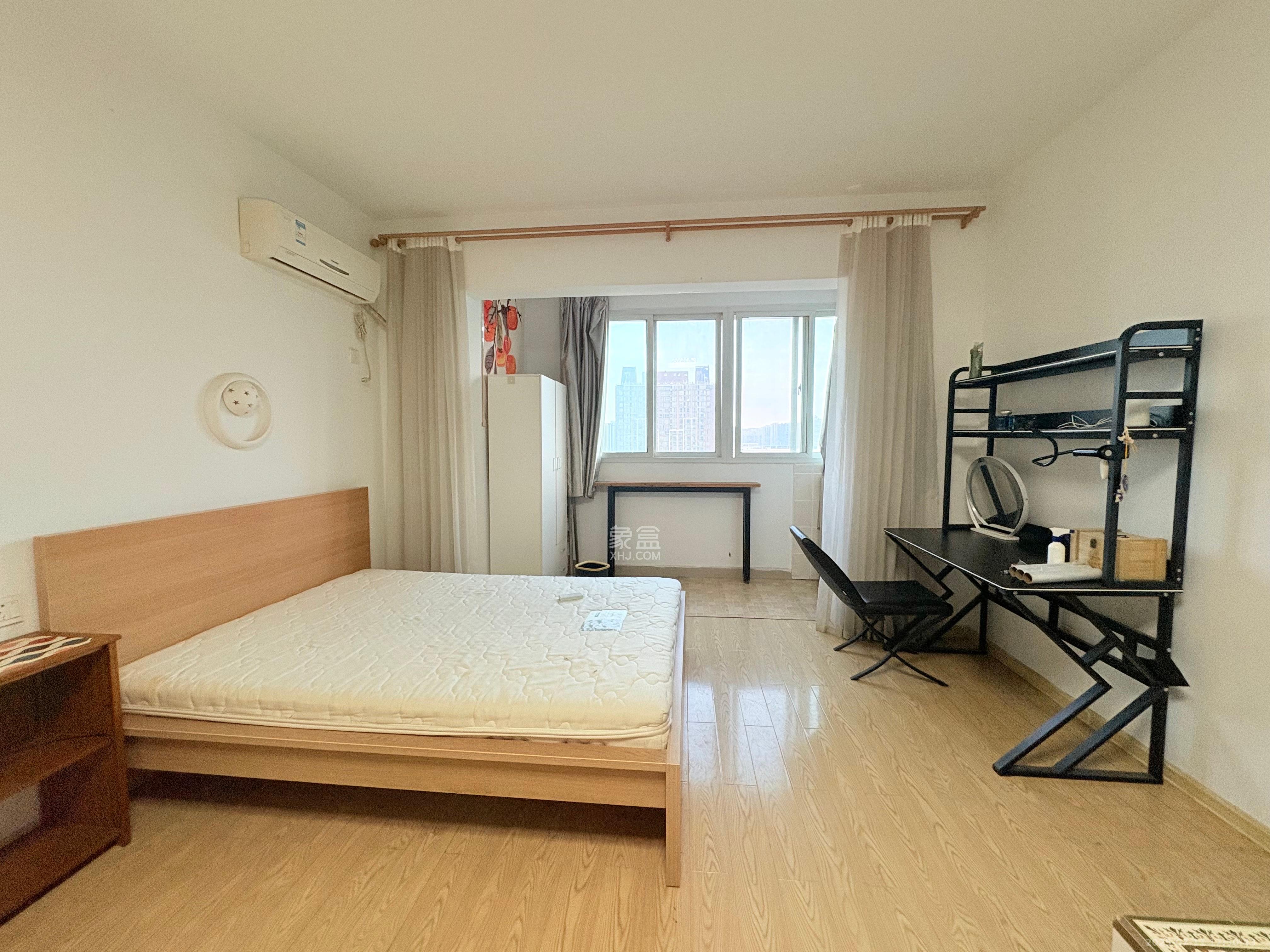 上河国际F座  1室1厅1卫   1500.00元/月