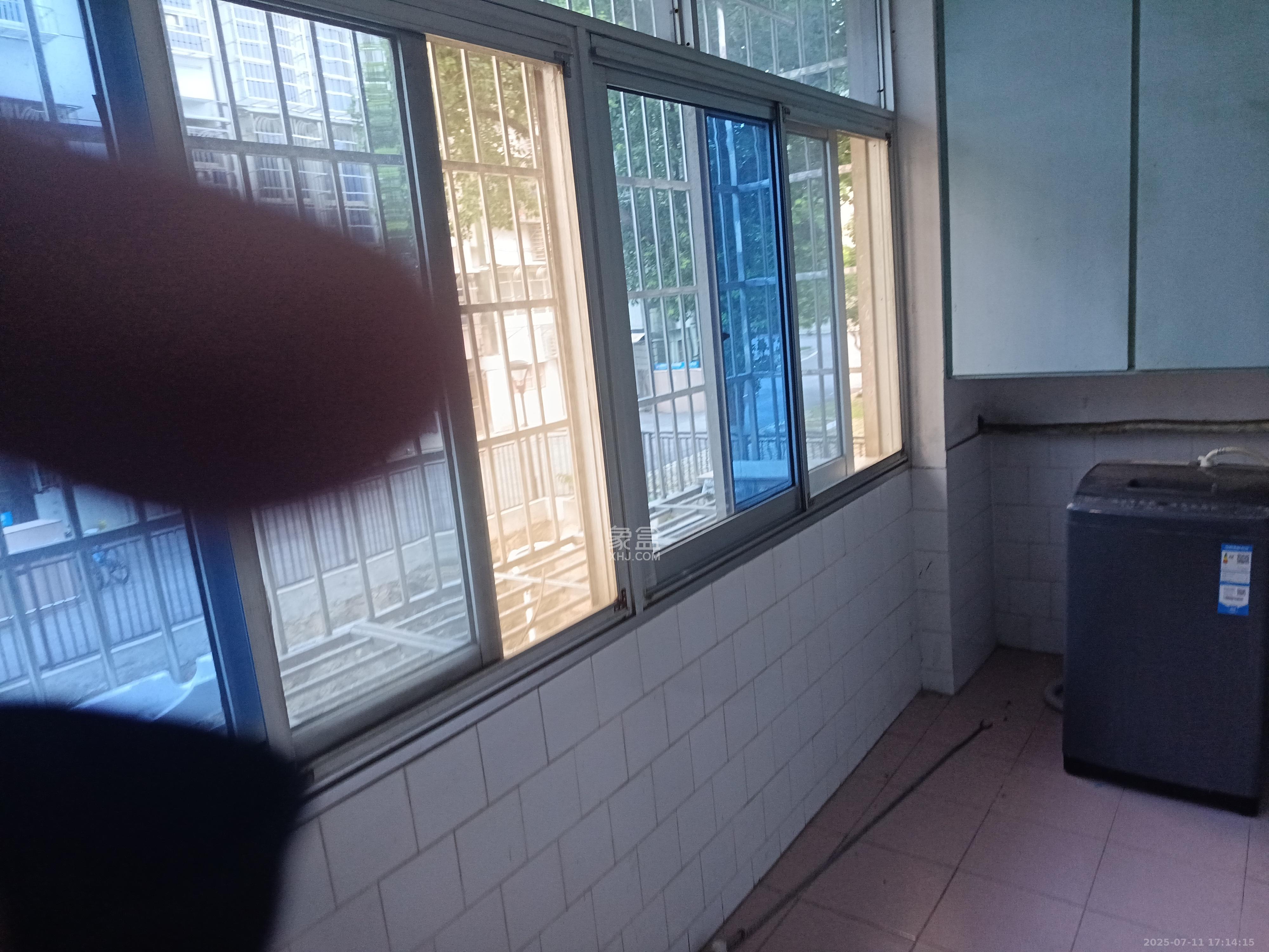 原长沙县仪器电教站小区 3室2厅1卫 1400.0元/月 原长沙县仪器电教站小区 3室2厅1卫 1400.0元/月室内图