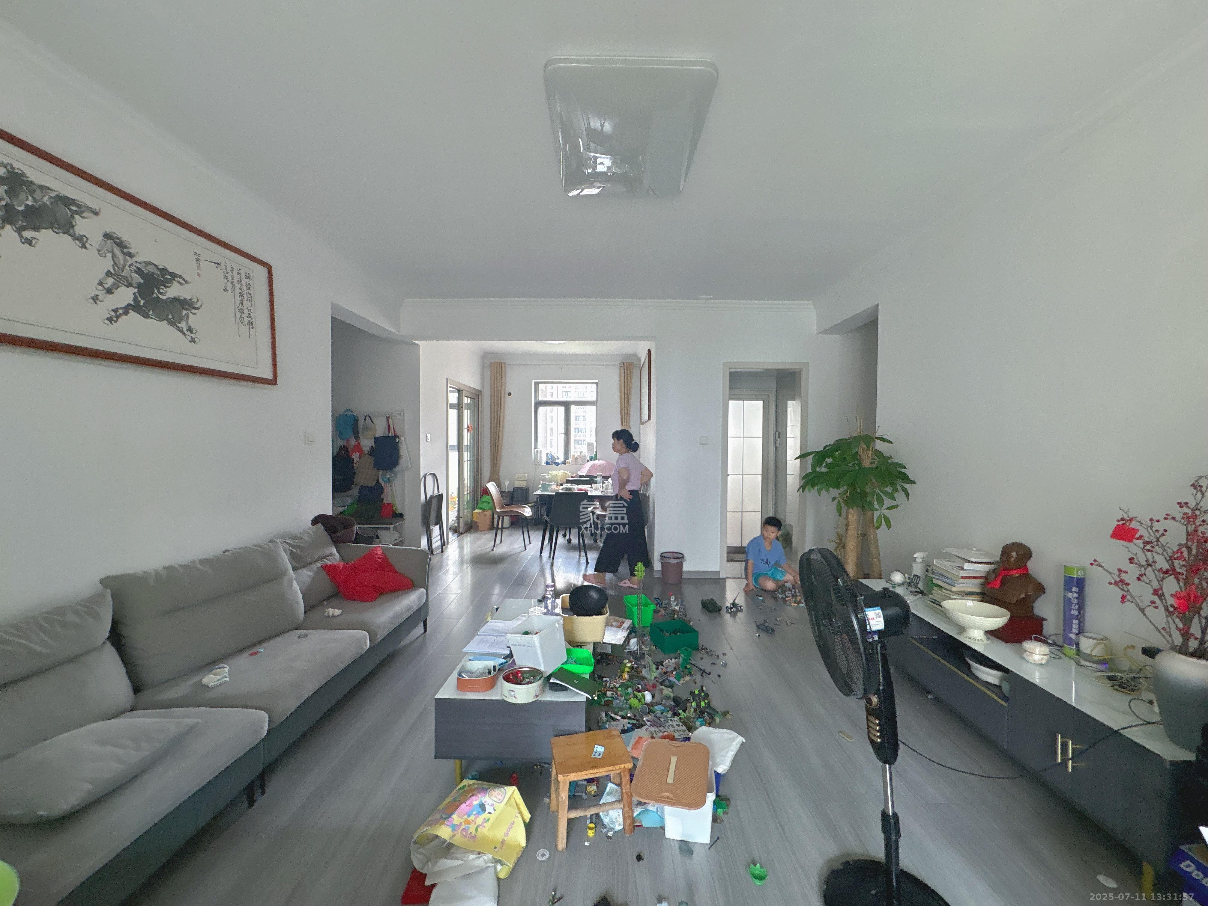 八方小区B区  4室2厅2卫   8200.00元/月