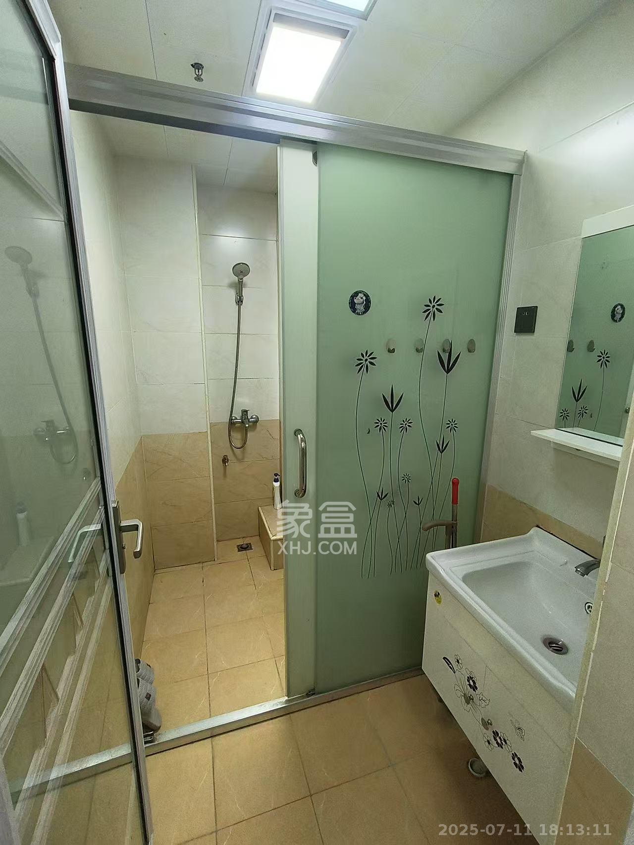 第六都（陆都小区）  1室1厅1卫   1900.00元/月室内图