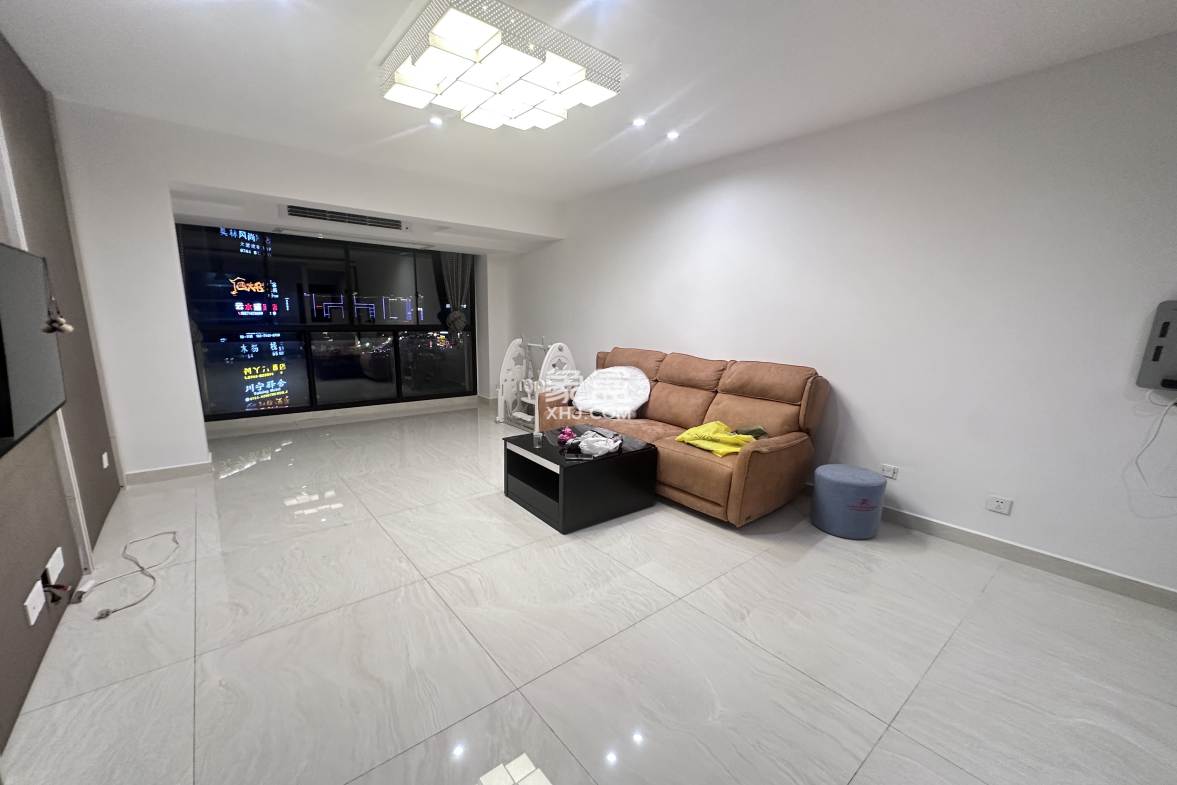 华天城小区 1室0厅0卫 1800.0元/月 华天城小区 1室0厅0卫 1800.0元/月室内图