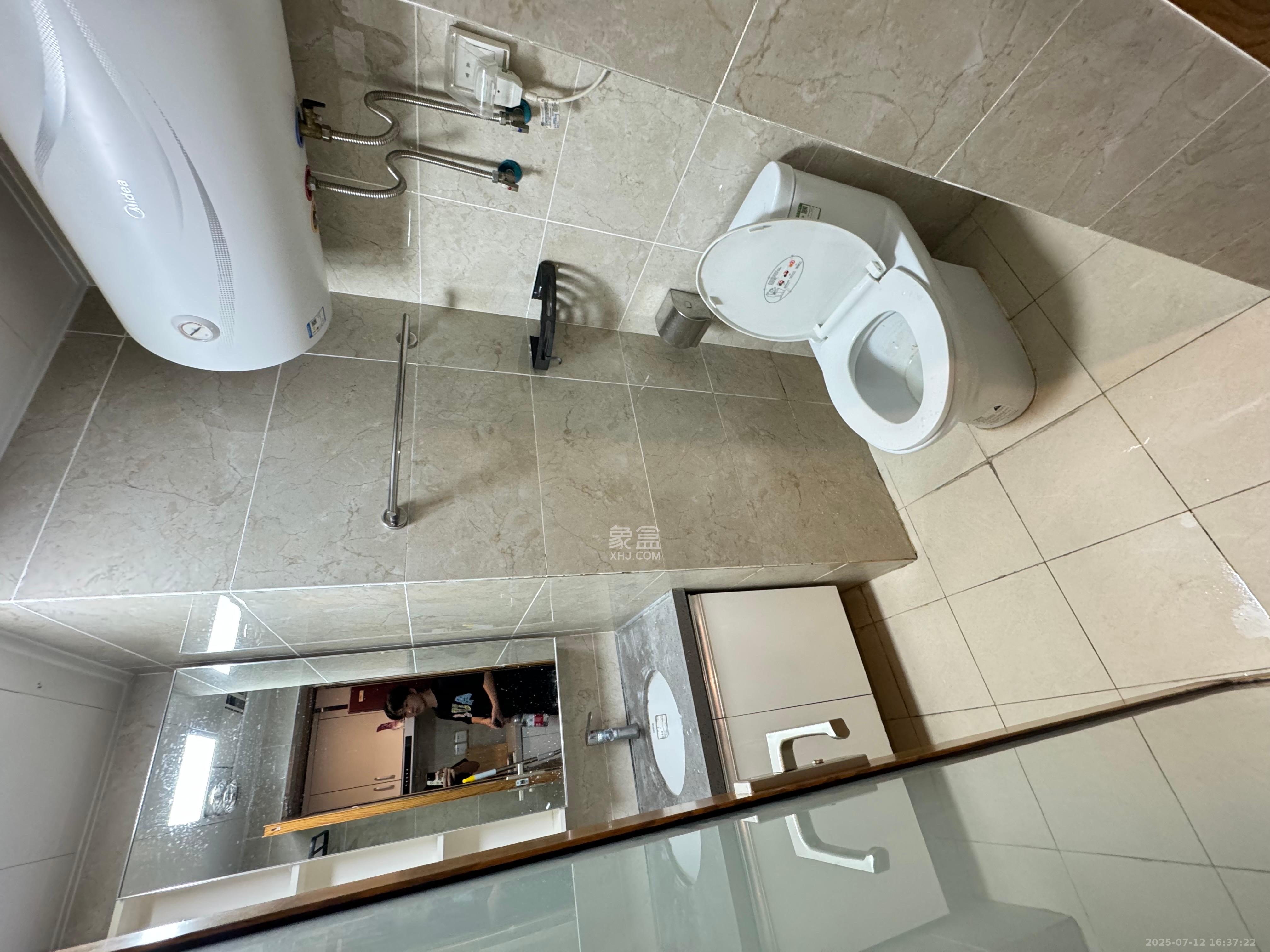 荣泰广场  2室1厅1卫   1300.00元/月室内图