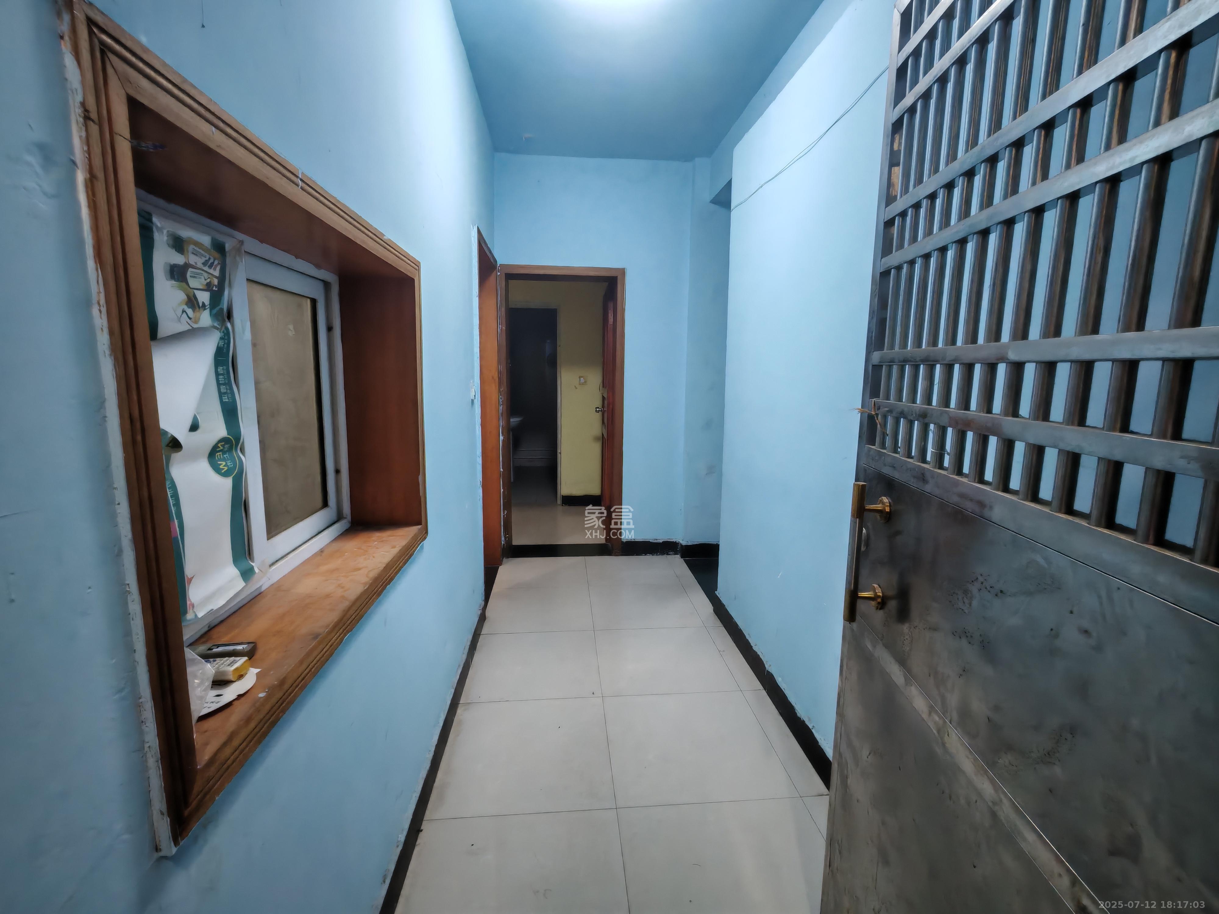 高桥家电百货城 7室1厅3卫 2000.0元/月 高桥家电百货城 7室1厅3卫 2000.0元/月室内图