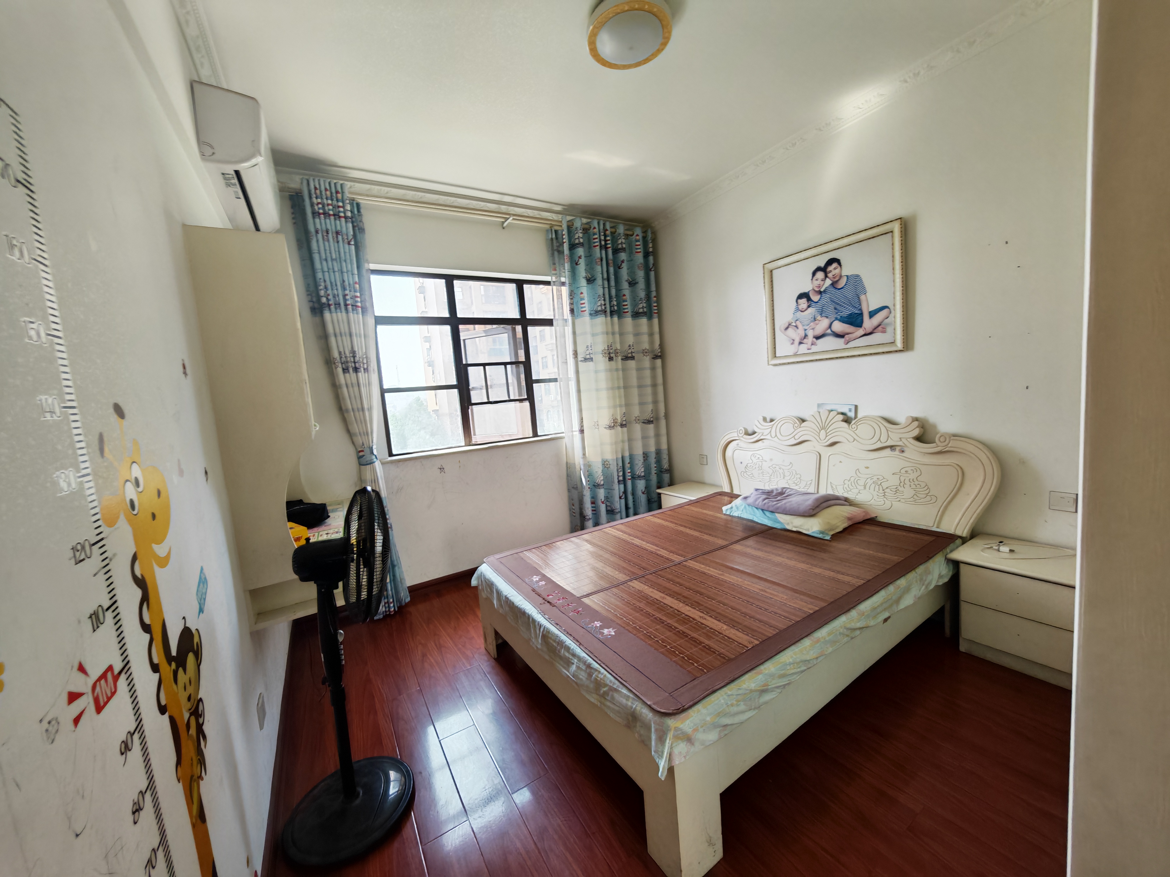 众一桂府  1室0厅0卫    72.8万 众一桂府  1室0厅0卫    72.8万客厅