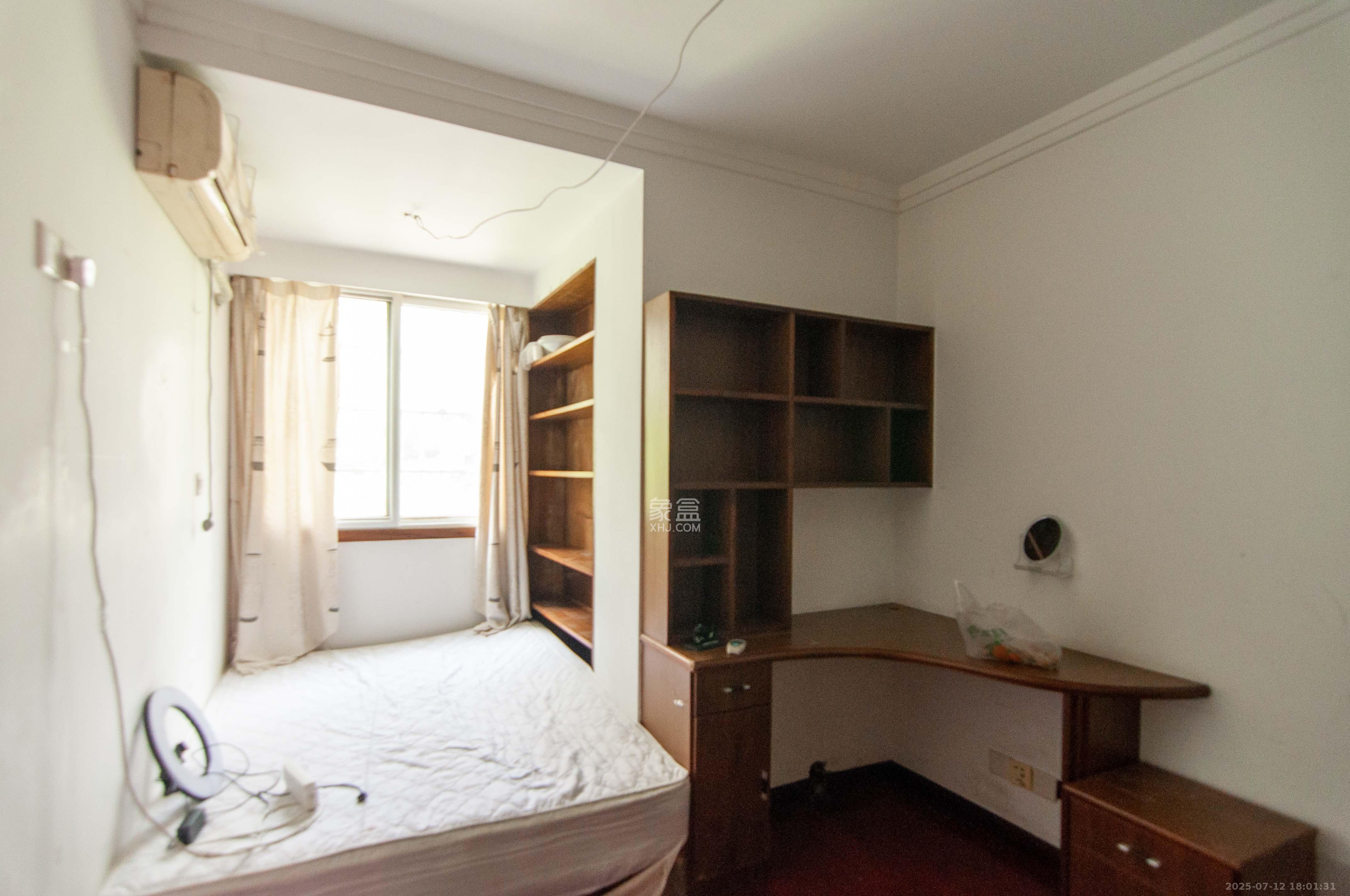 恩瑞麓山名园(龙王港小区) 3室2厅1卫 82.8万 恩瑞麓山名园(龙王港小区) 3室2厅1卫 82.8万其他