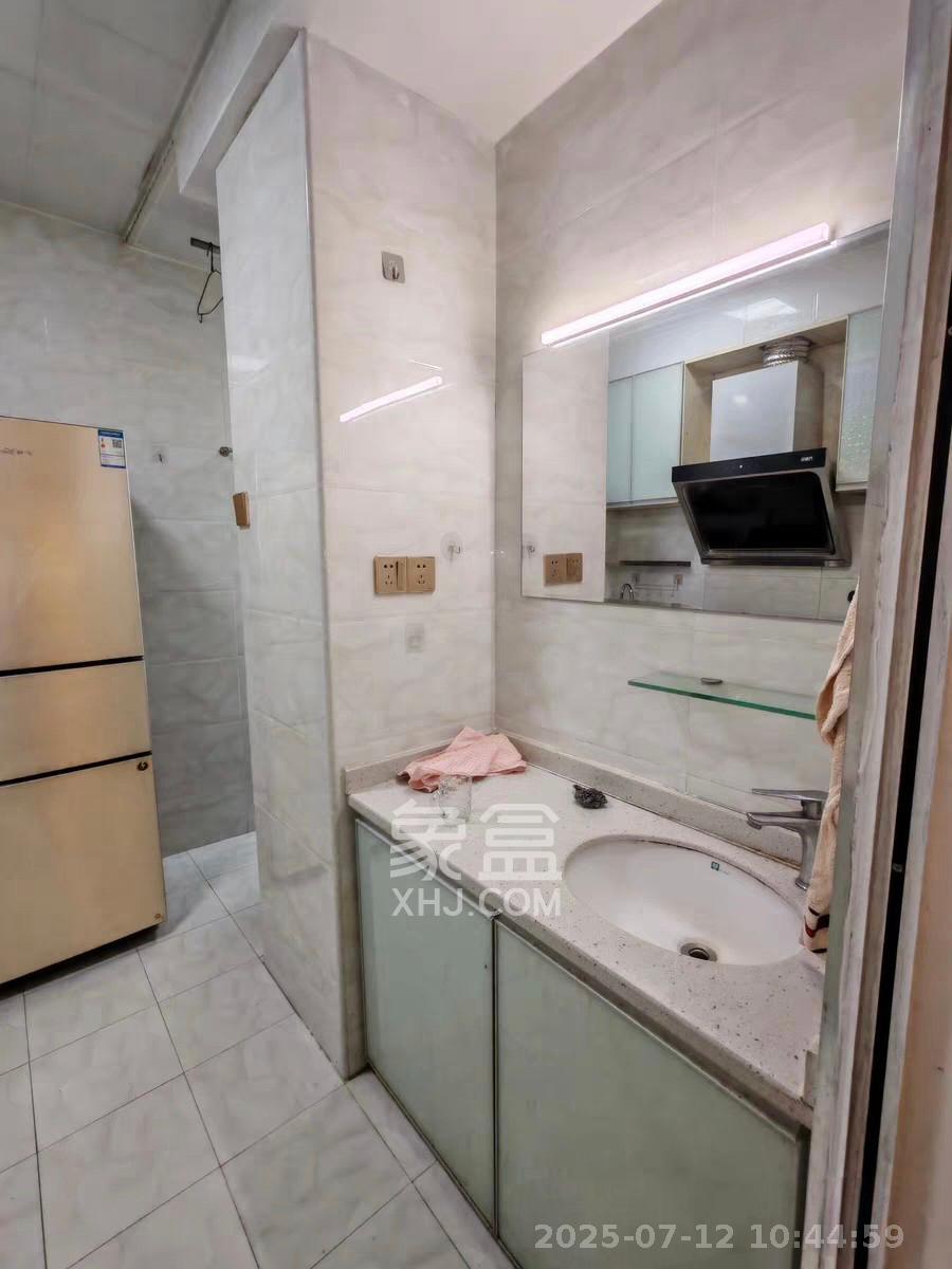 天鸿天府（天鸿中央大院）  2室1厅1卫    2000.0元/月室内图