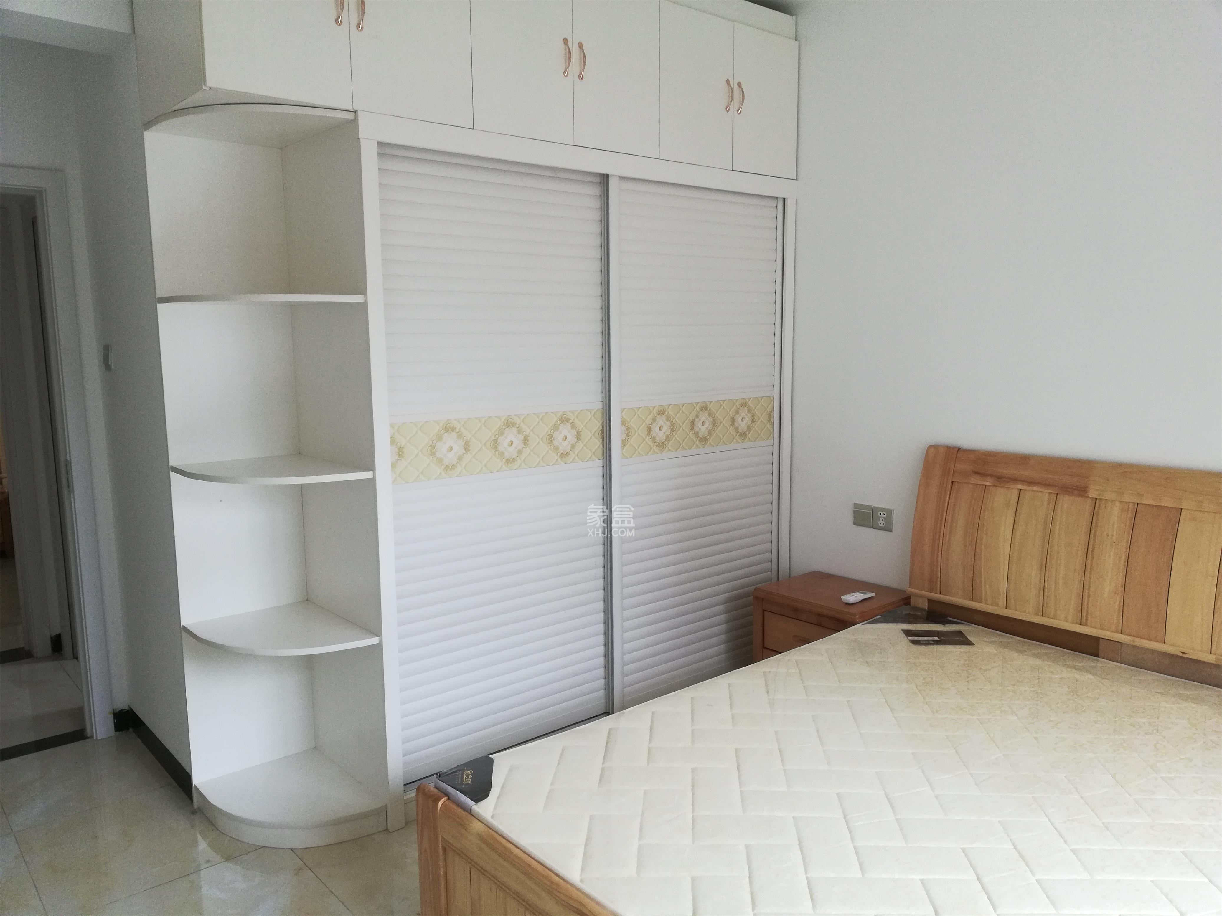 荣悦台 2室2厅1卫 2800.0元/月 荣悦台 2室2厅1卫 2800.0元/月室内图