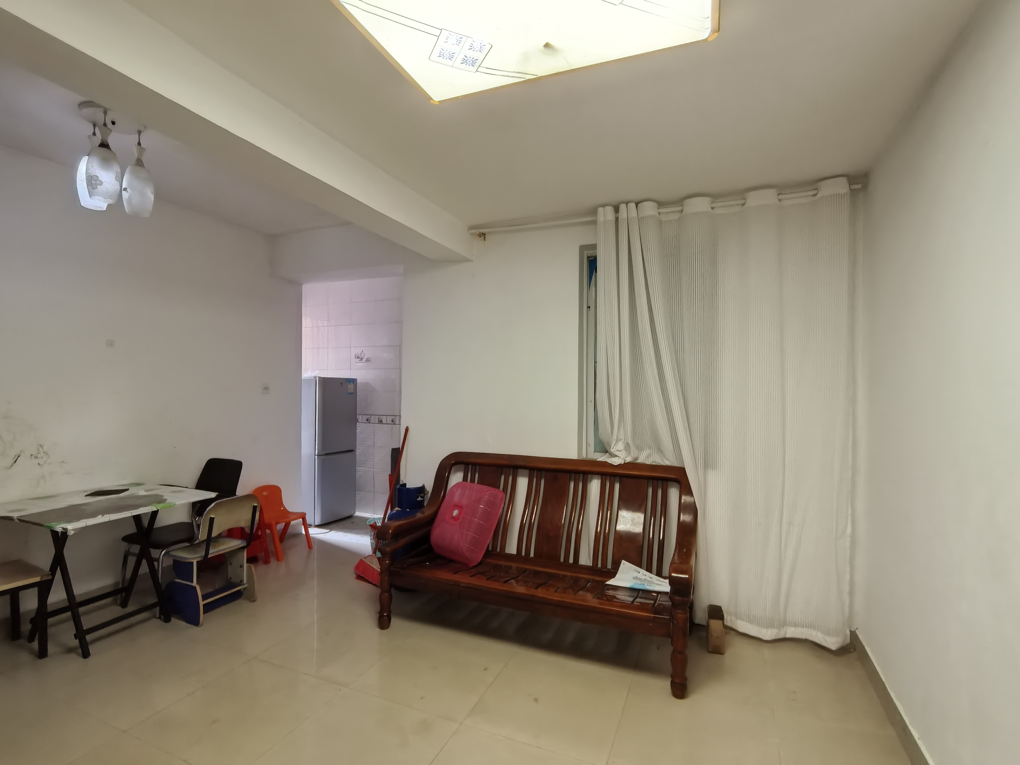 国托公寓 3室2厅1卫 2000.0元/月 国托公寓 3室2厅1卫 2000.0元/月室内图