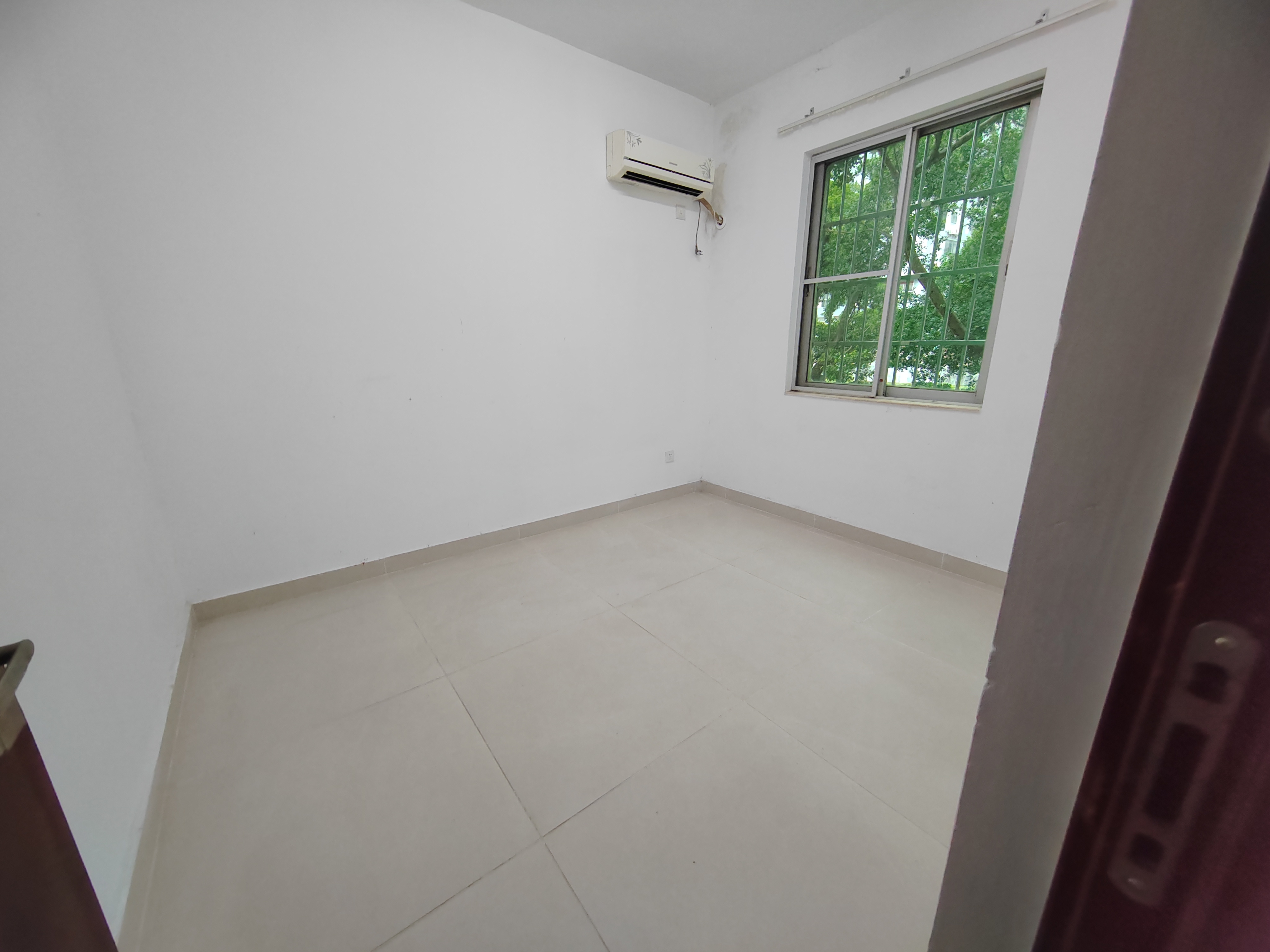 画苑小区 3室2厅1卫 2000.0元/月 画苑小区 3室2厅1卫 2000.0元/月室内图