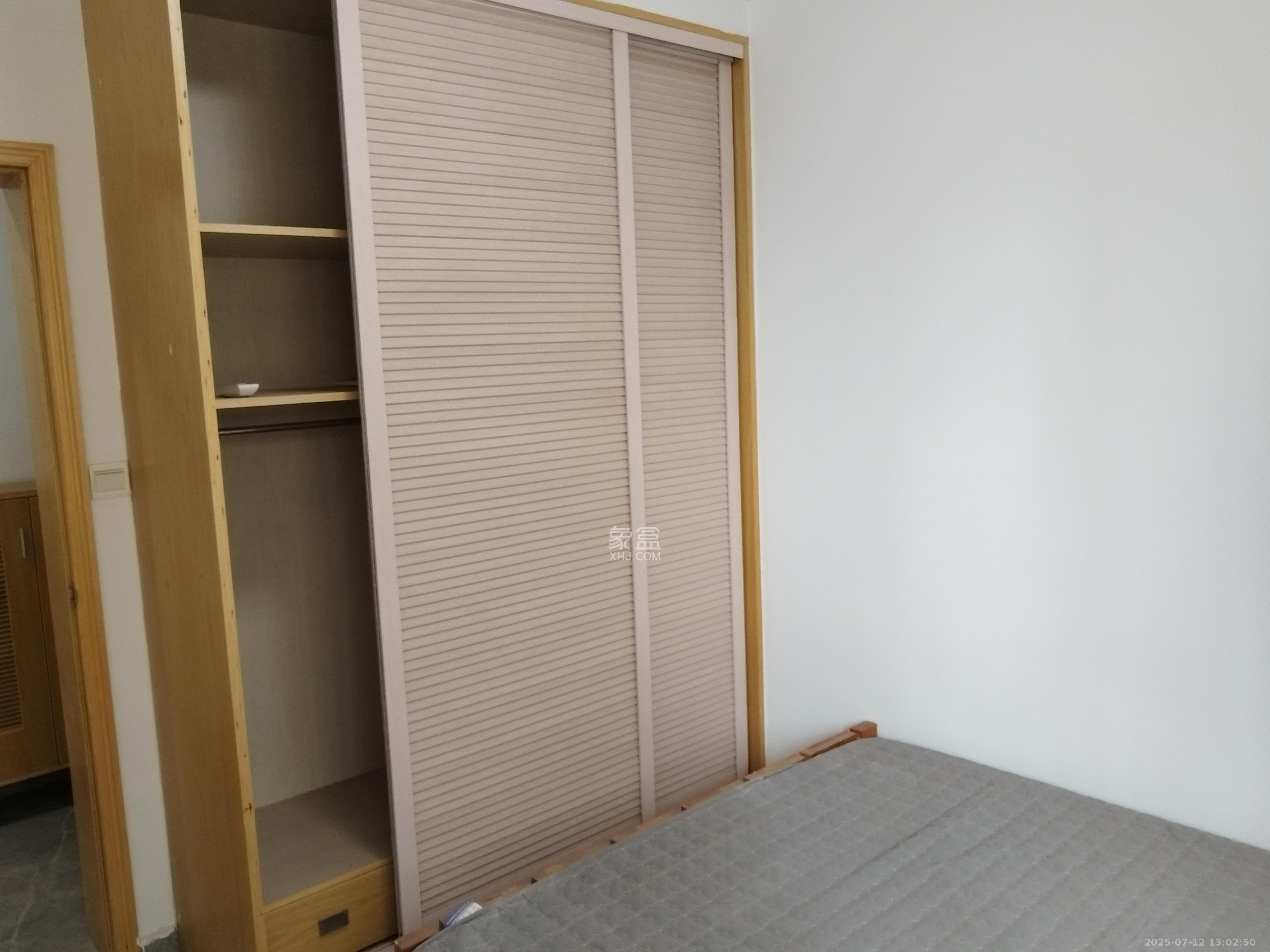 德润园  3室2厅1卫   2100.00元/月室内图