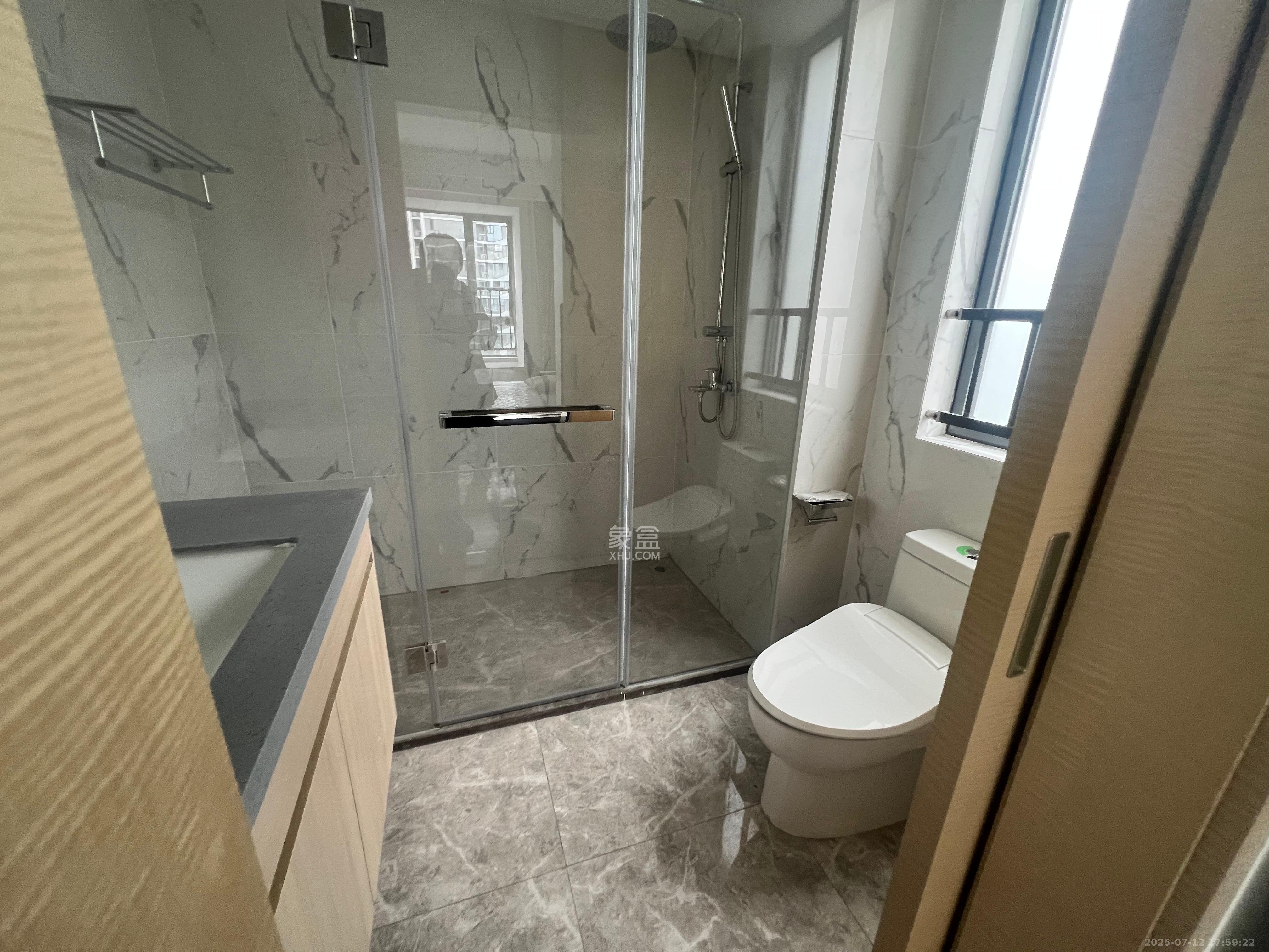 复地滨江金融中心  4室2厅2卫    5500.0元/月 复地滨江金融中心  4室2厅2卫    5500.0元/月室内图