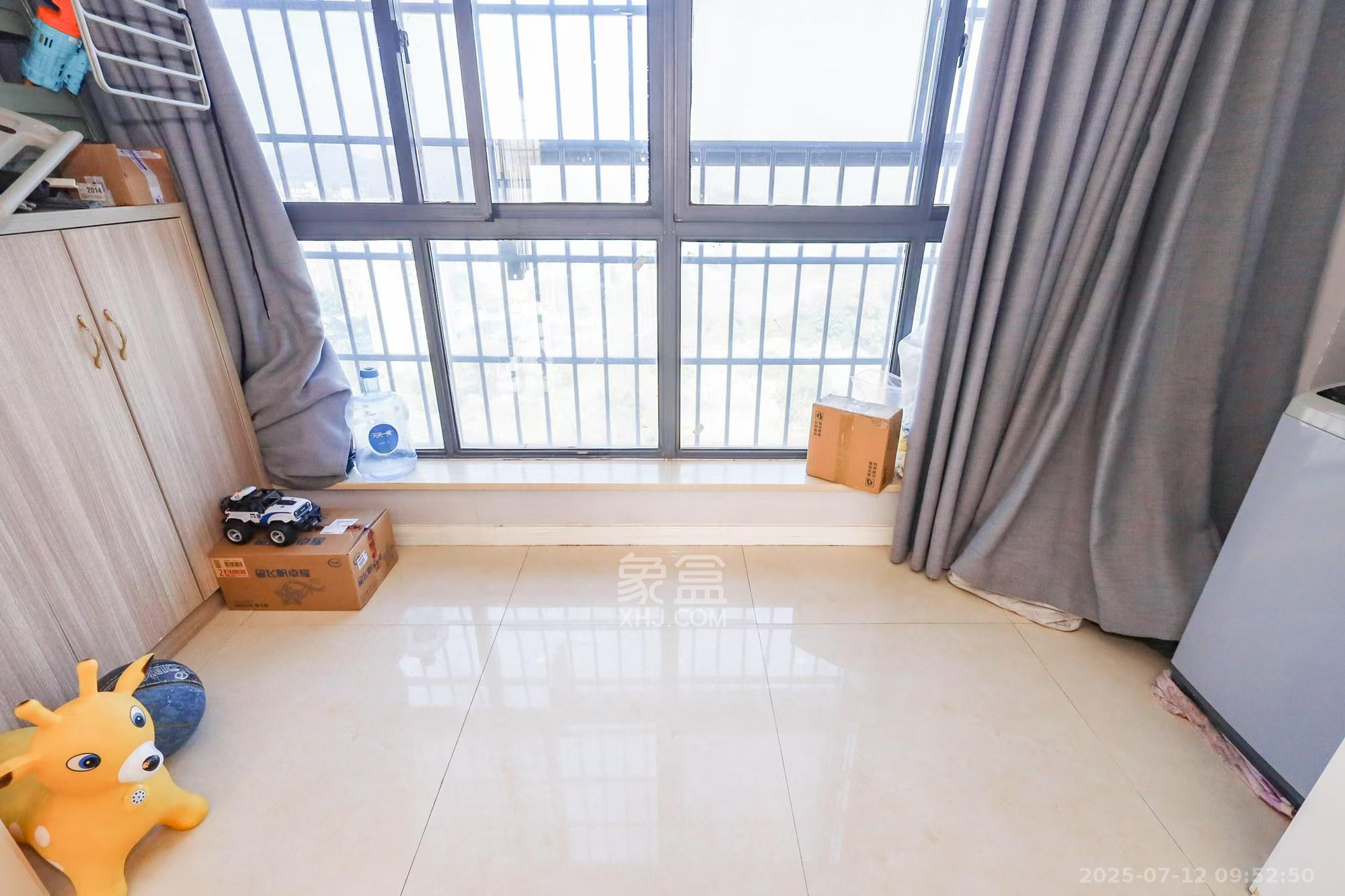 滨江海棠湾  3室2厅1卫   2200.00元/月室内图