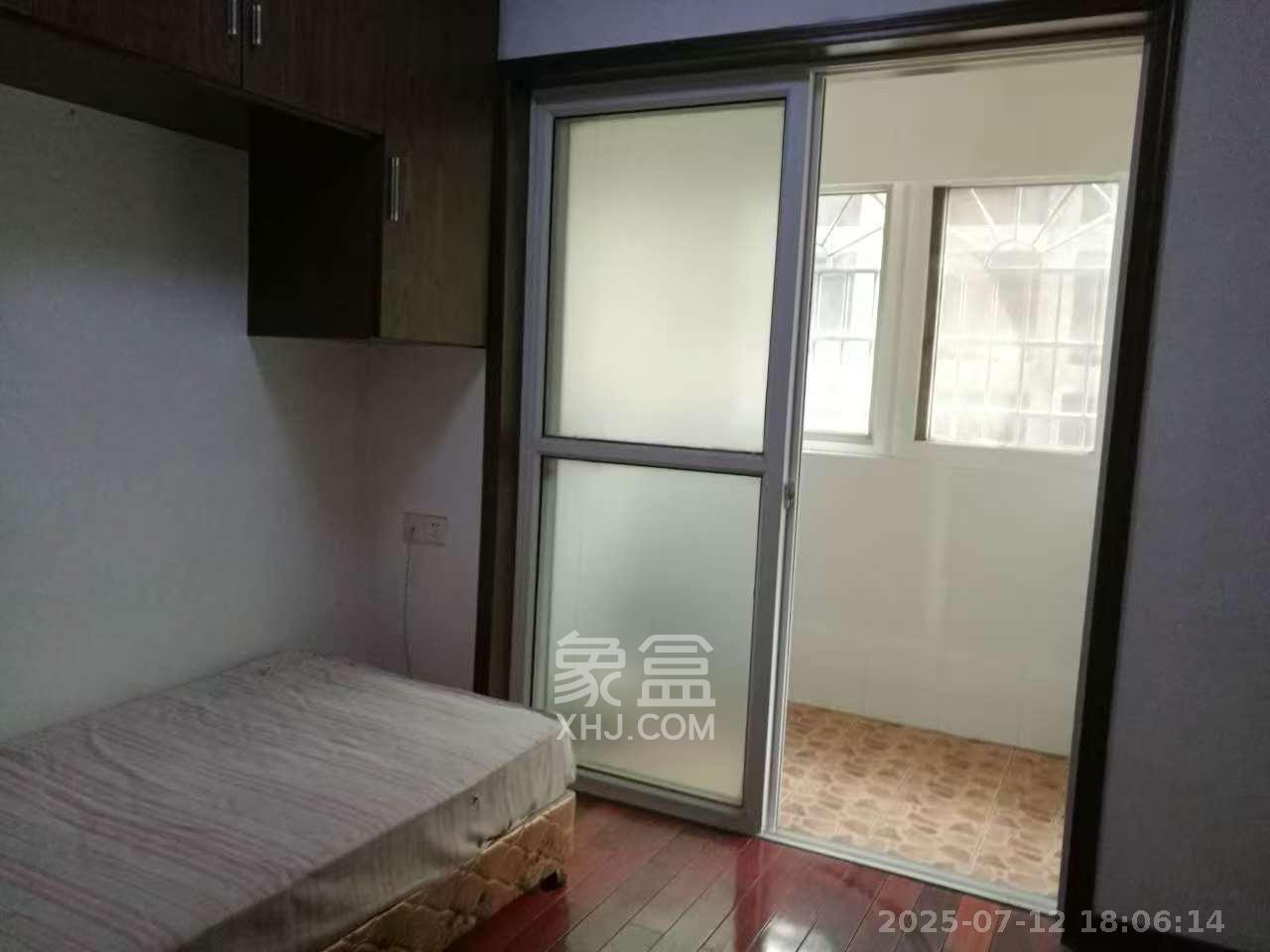 德馨园  3室2厅1卫    1800.0元/月室内图