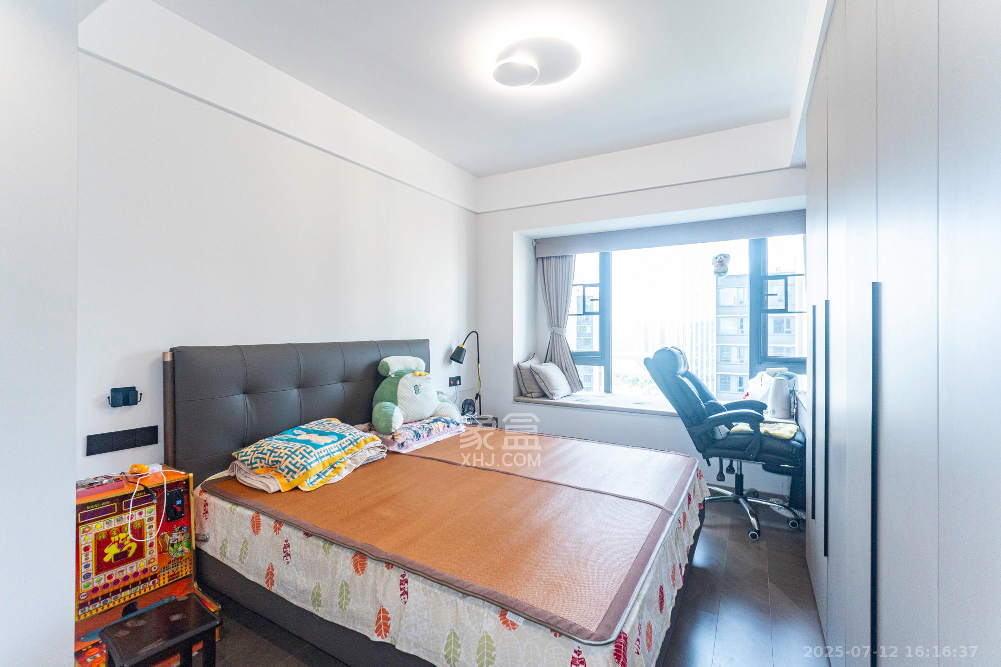 绿城美的明月江南  4室2厅2卫    155.0万 绿城美的明月江南  4室2厅2卫    155.0万卧室