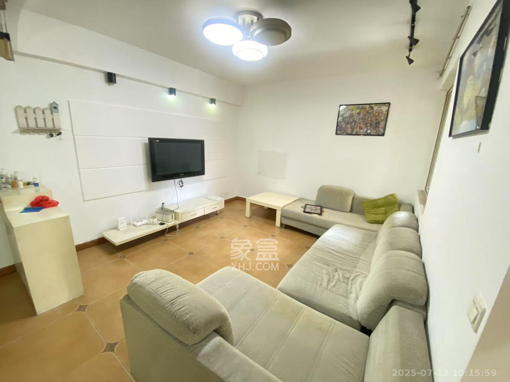巧克力空间（建鸿达现代大厦）  2室2厅1卫   2200.00元/月室内图