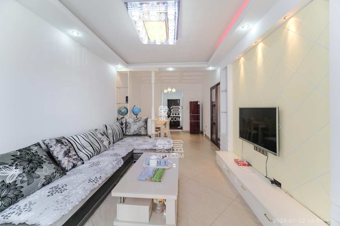 山水湾 2室2厅1卫 49.8万 山水湾 2室2厅1卫 49.8万客厅