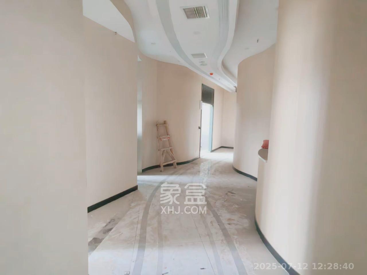 保利西海岸A区   1700.0㎡      120000.0元/月室内图