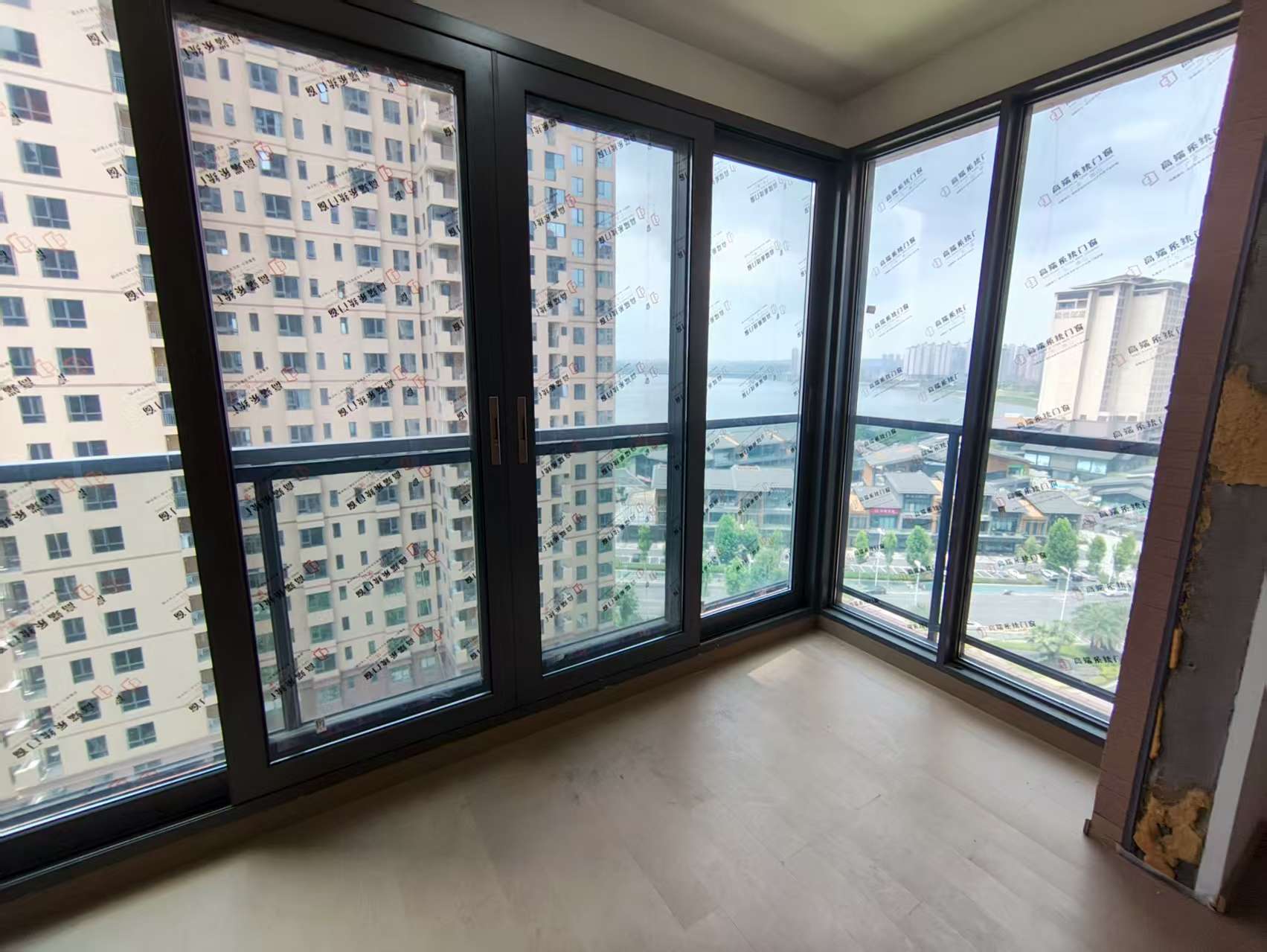 晋合湘水湾七期  4室2厅2卫    118.0万 晋合湘水湾七期  4室2厅2卫    118.0万室内图