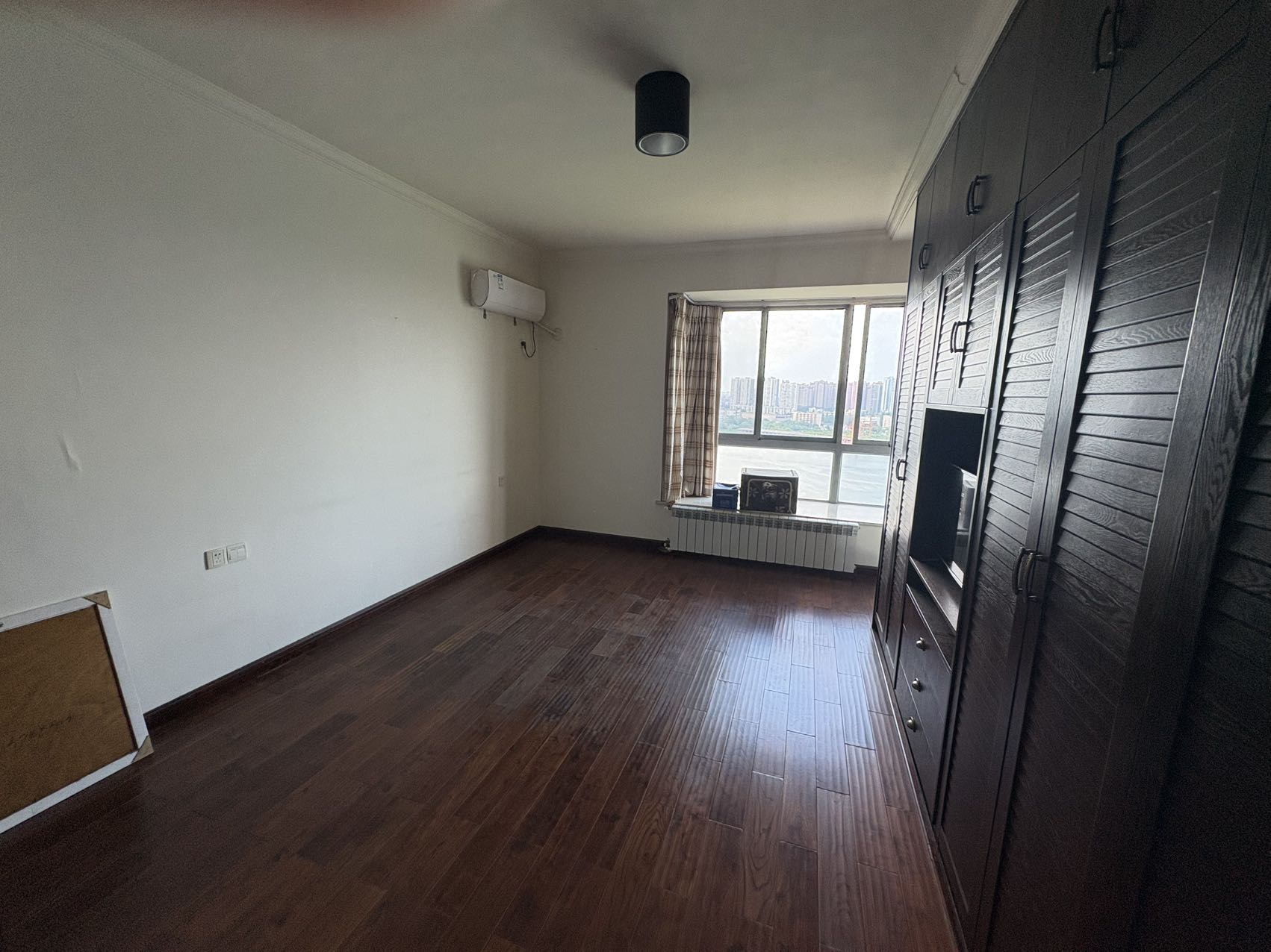 丽景滨江  4室1厅1卫    90.0万室内图