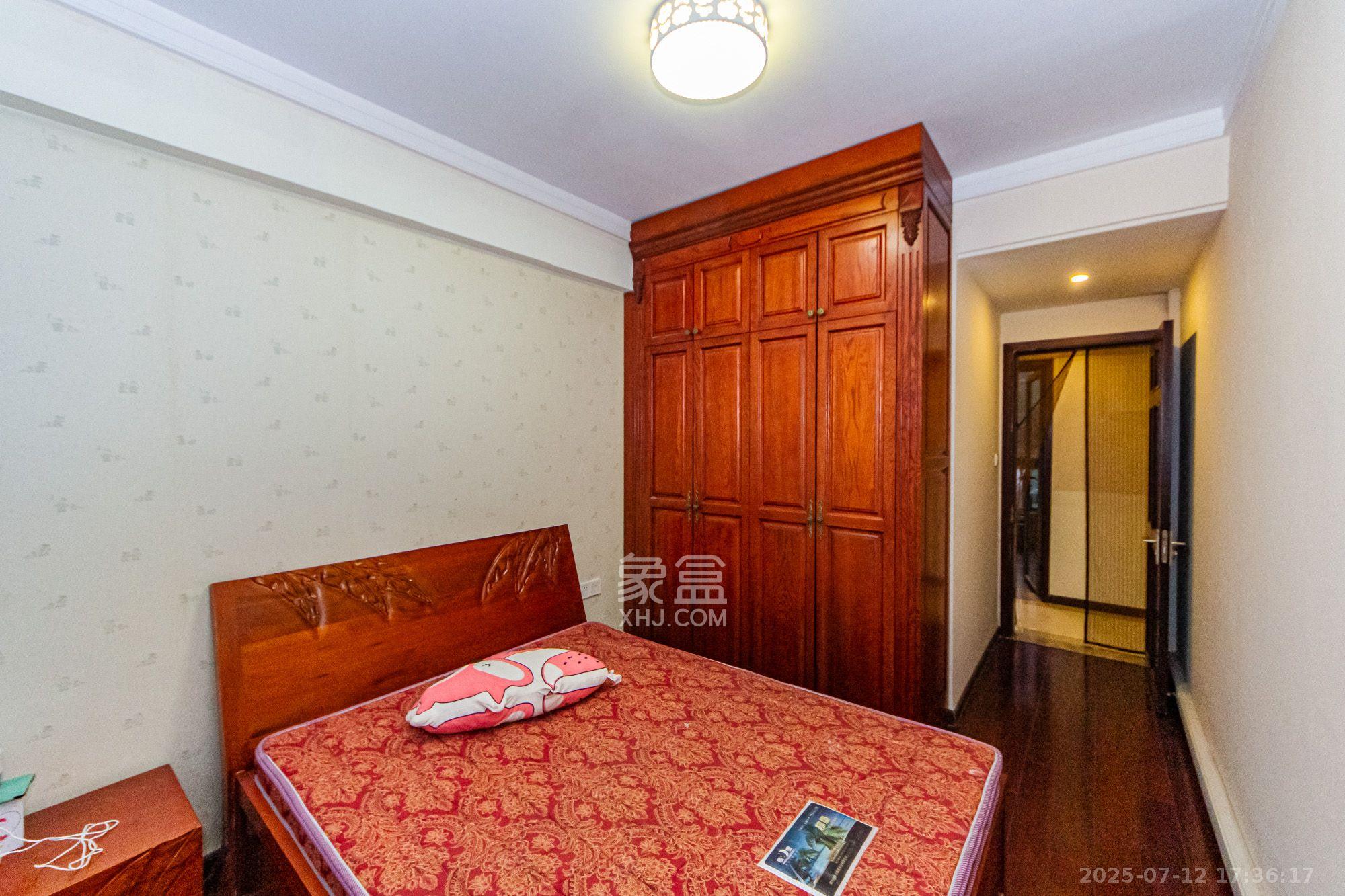 珠江花城三期锦鲤  4室2厅2卫    3600.0元/月 珠江花城三期锦鲤  4室2厅2卫    3600.0元/月室内图