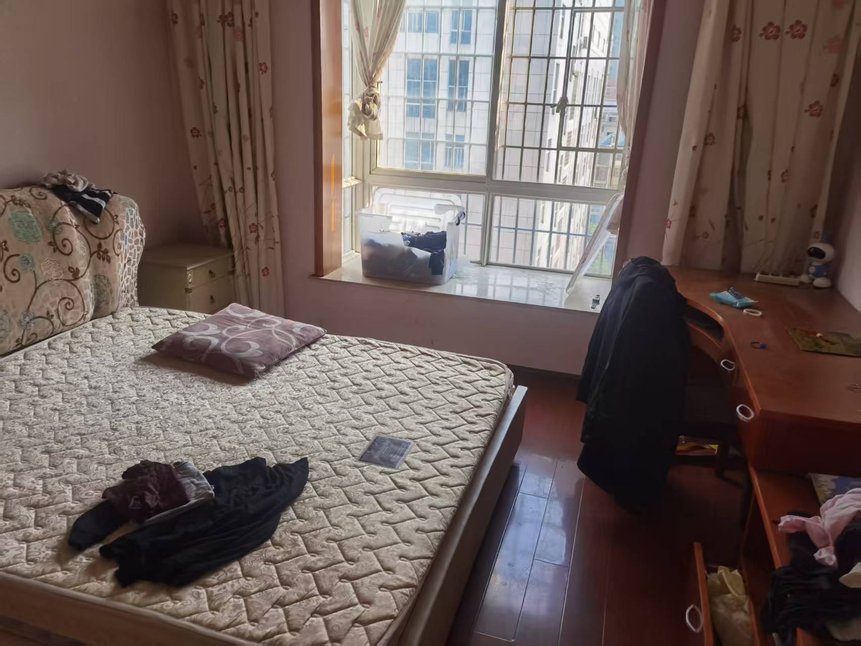 君悦华府 3室2厅2卫 72.80万 君悦华府 3室2厅2卫 72.80万卧室