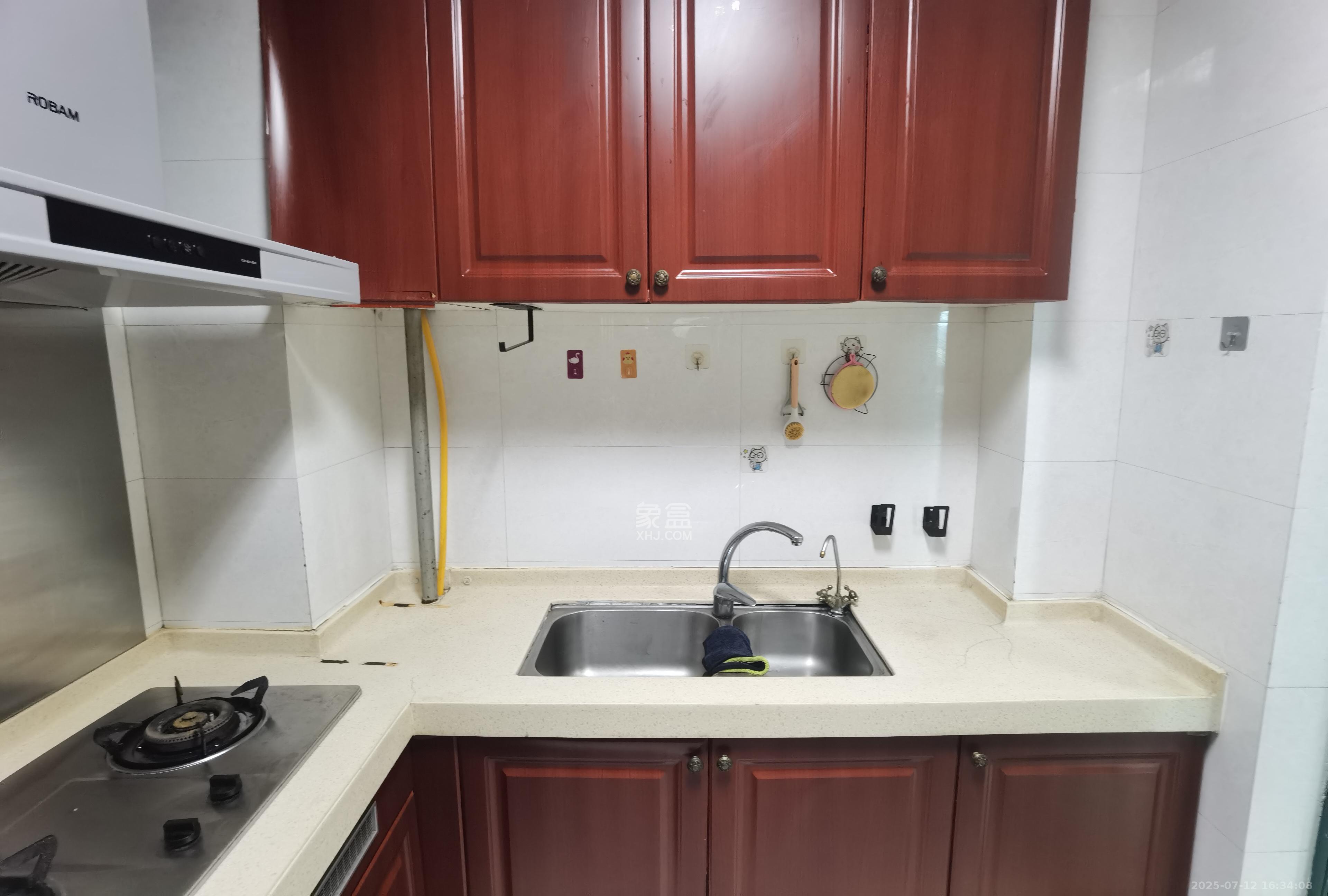 恒大华府  3室2厅1卫    2500.0元/月 恒大华府  3室2厅1卫    2500.0元/月室内图