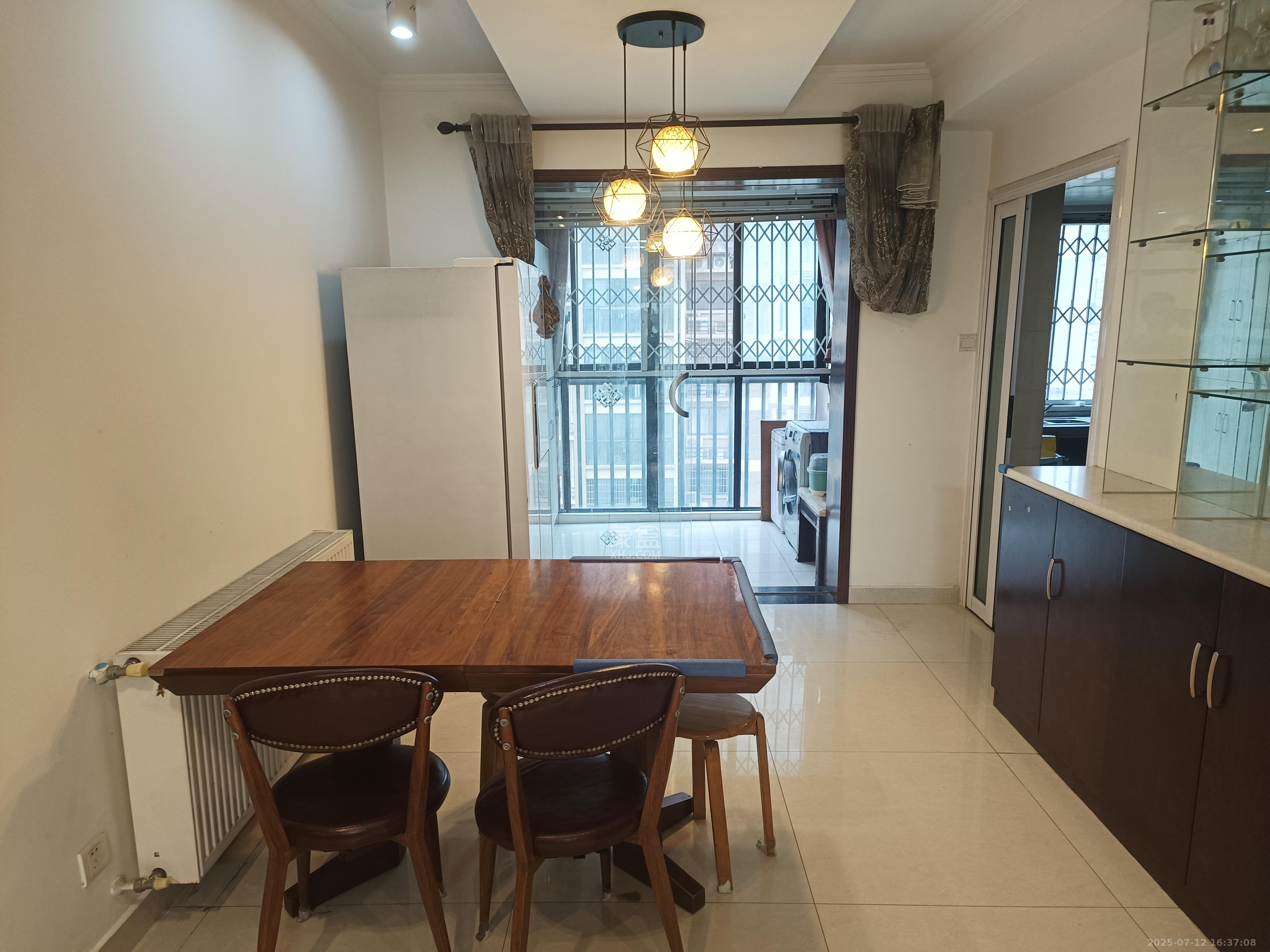 三江花中城 4室2厅1卫 3500.0元/月 三江花中城 4室2厅1卫 3500.0元/月室内图