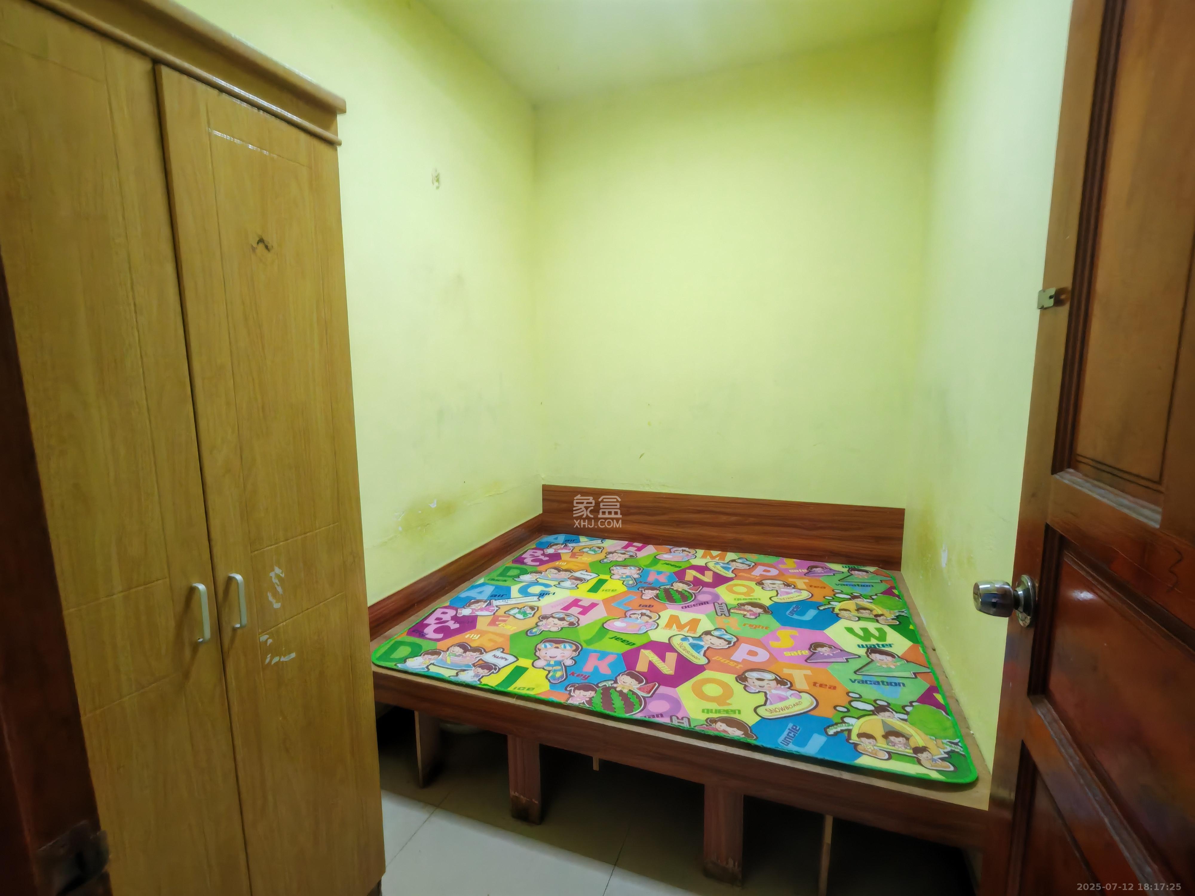 高桥家电百货城 7室1厅3卫 2000.0元/月 高桥家电百货城 7室1厅3卫 2000.0元/月室内图