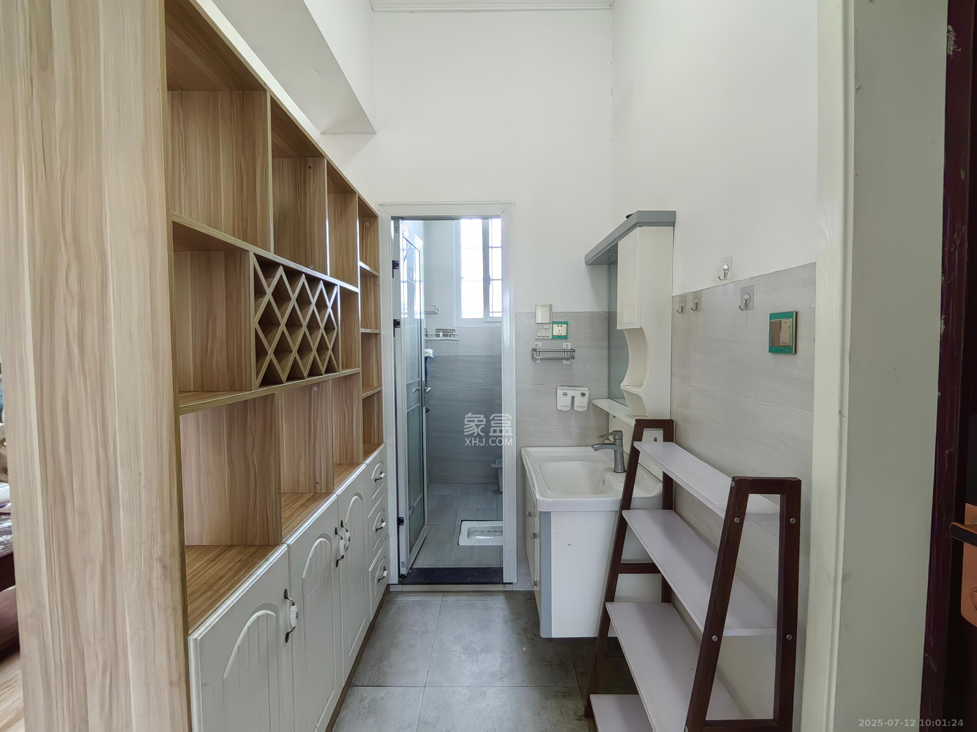 中建五局信和苑一区  3室2厅1卫   1400.00元/月室内图