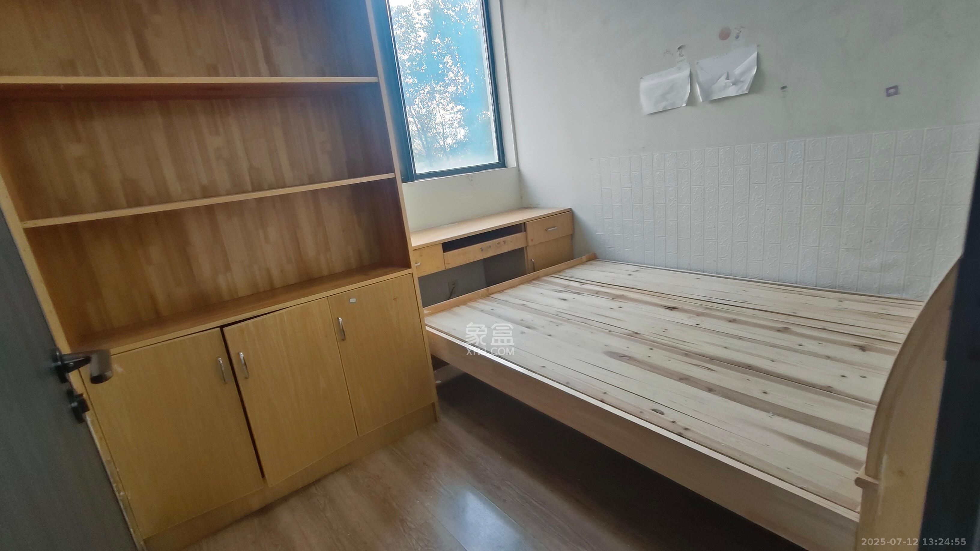 阳光100三期  1室0厅0卫   2400.00元/月室内图