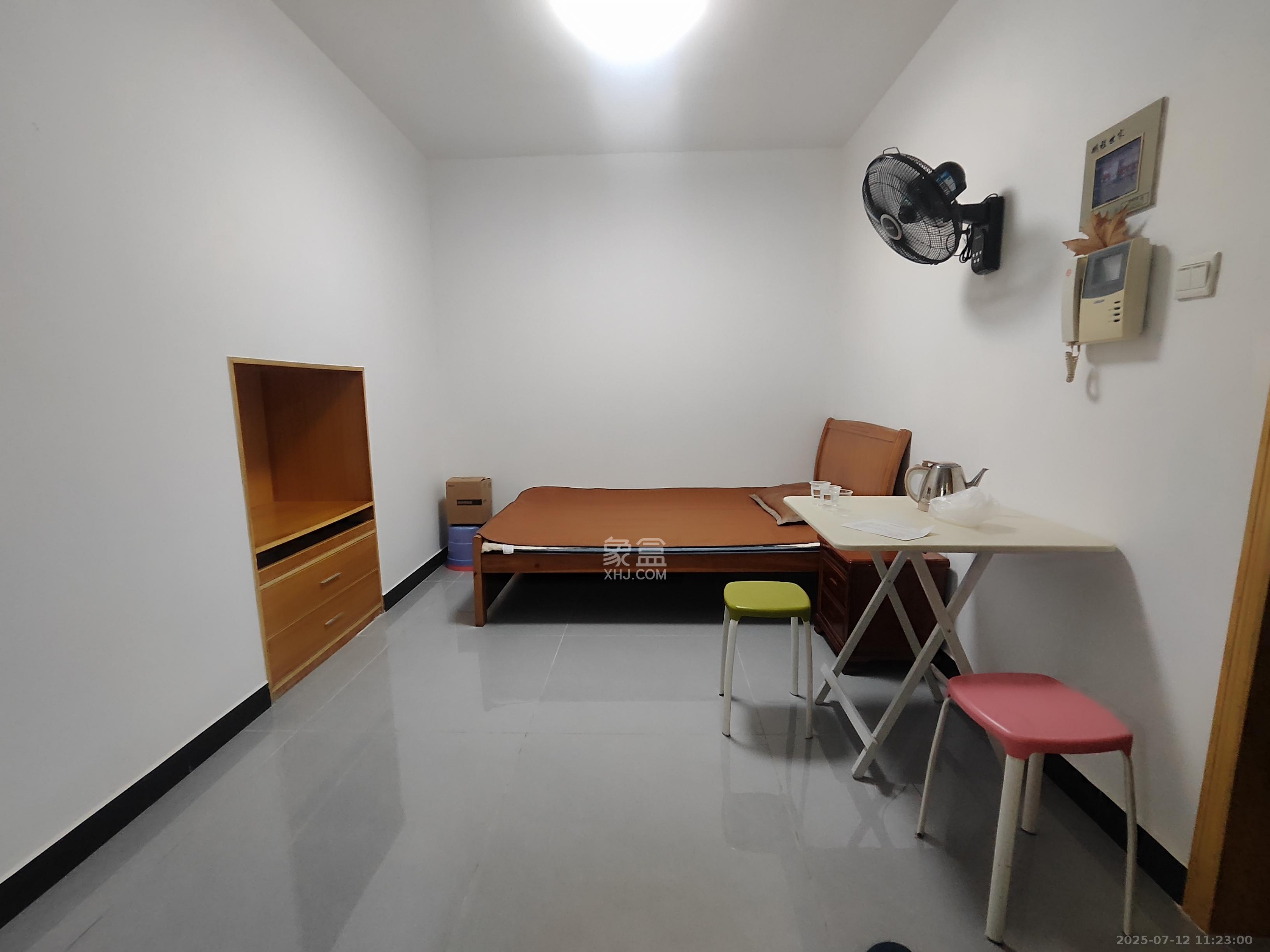 鹏程世家  1室1厅1卫    2500.0元/月 鹏程世家  1室1厅1卫    2500.0元/月室内图