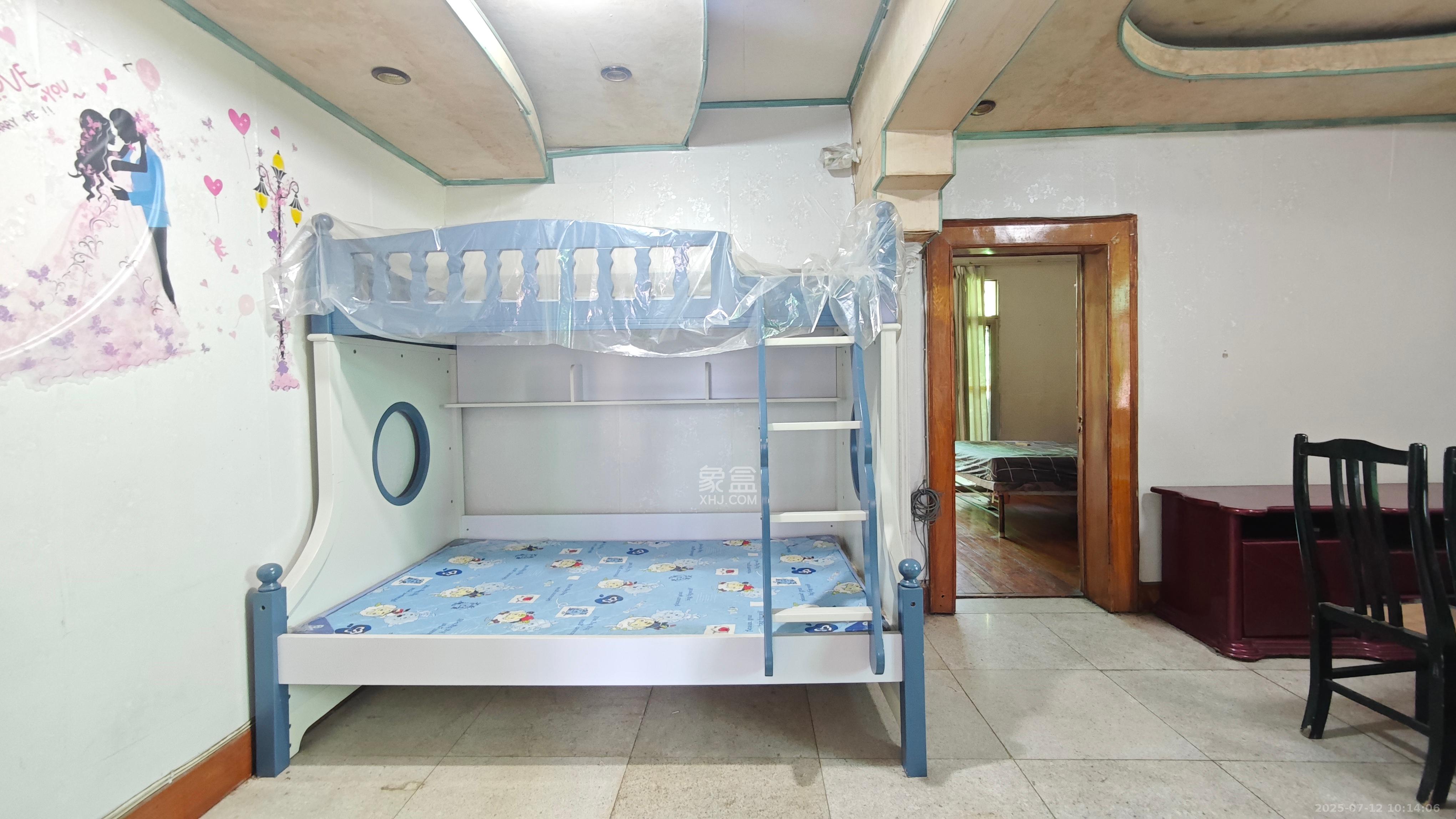 茅亭子  1室2厅1卫   1700.00元/月室内图