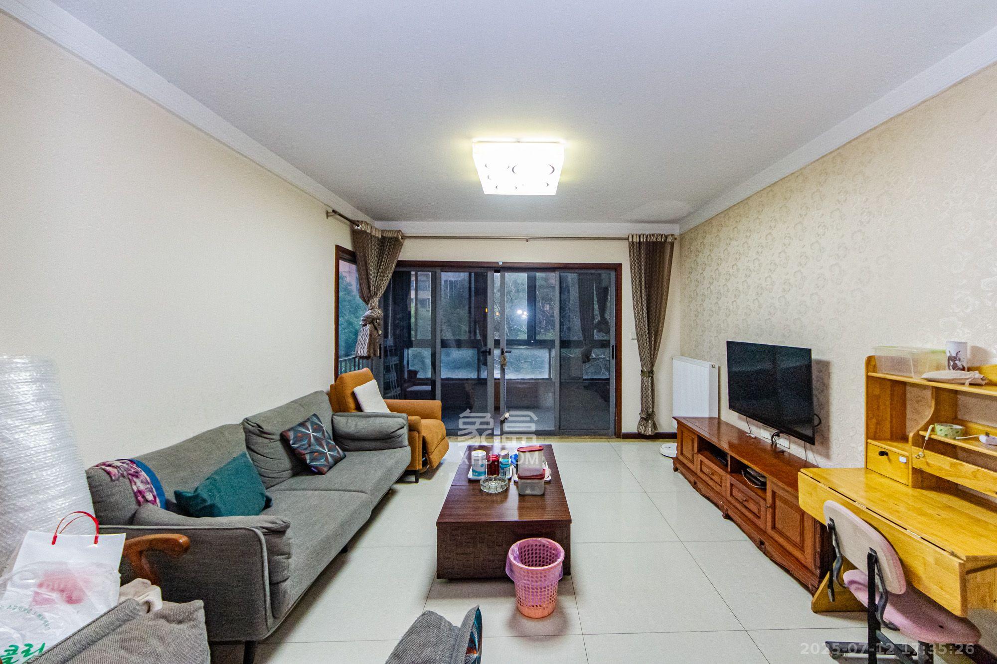 珠江花城三期锦鲤  4室2厅2卫    3600.0元/月 珠江花城三期锦鲤  4室2厅2卫    3600.0元/月室内图