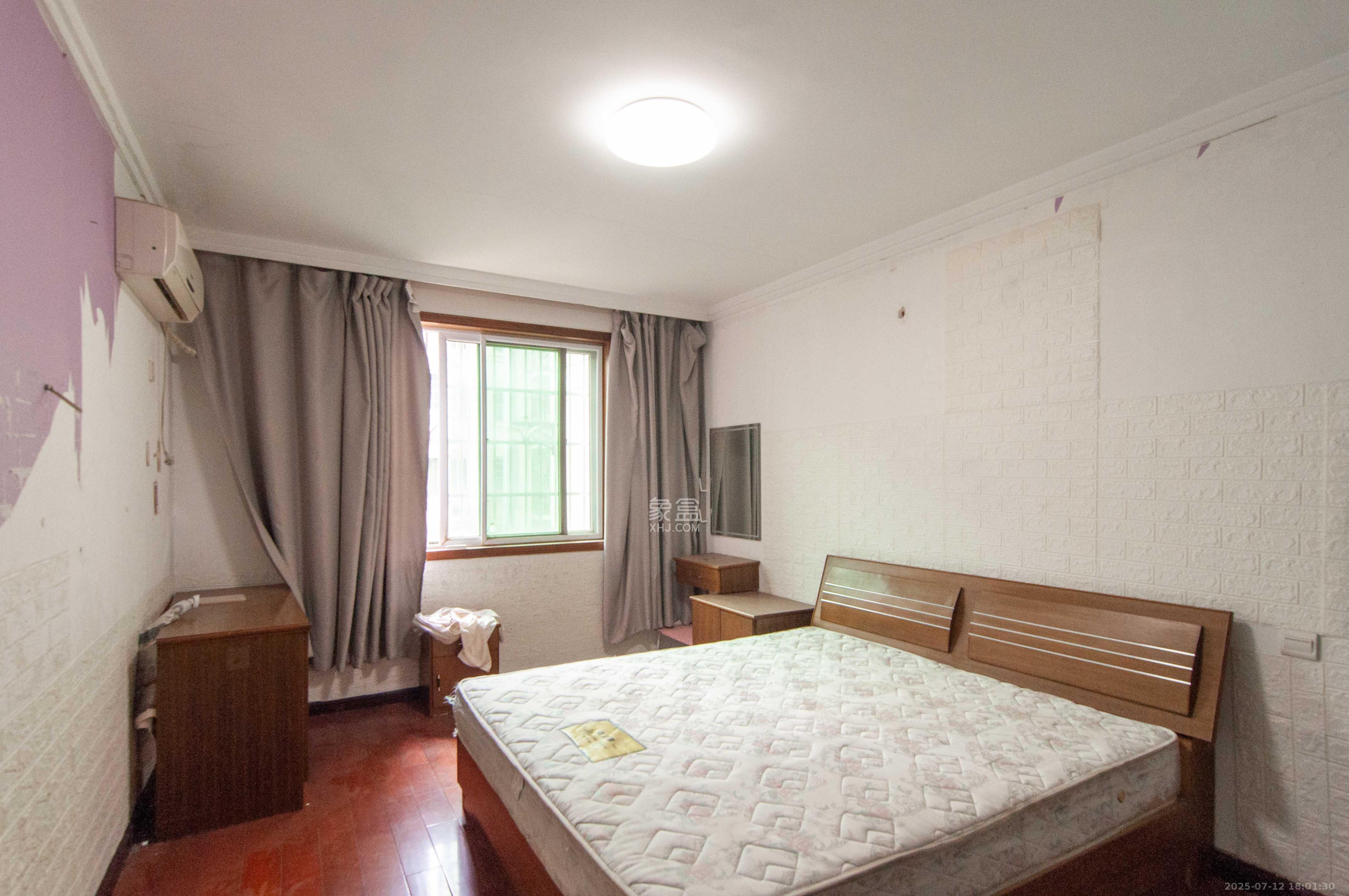 恩瑞麓山名园(龙王港小区) 3室2厅1卫 82.8万 恩瑞麓山名园(龙王港小区) 3室2厅1卫 82.8万其他