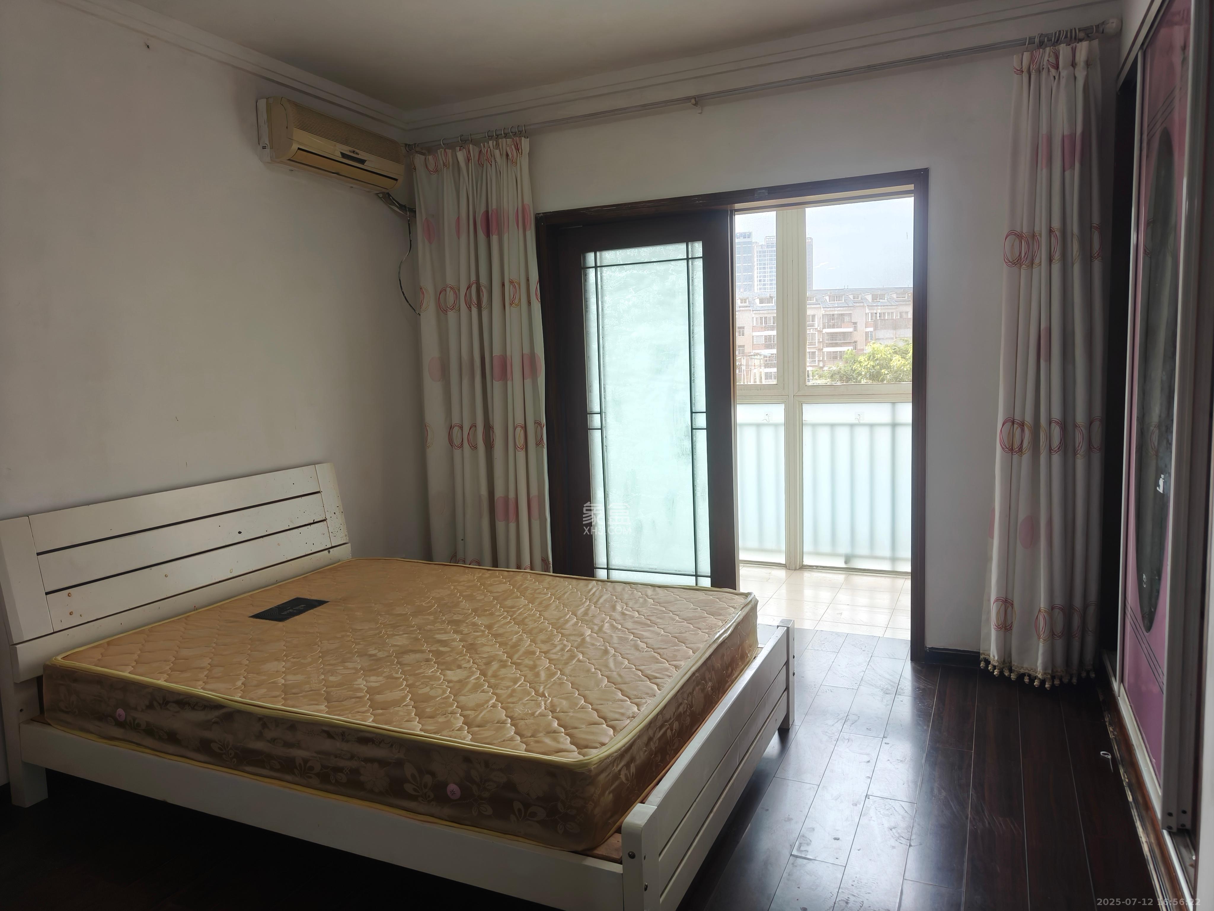 枫林美景  2室2厅1卫   2200.00元/月室内图