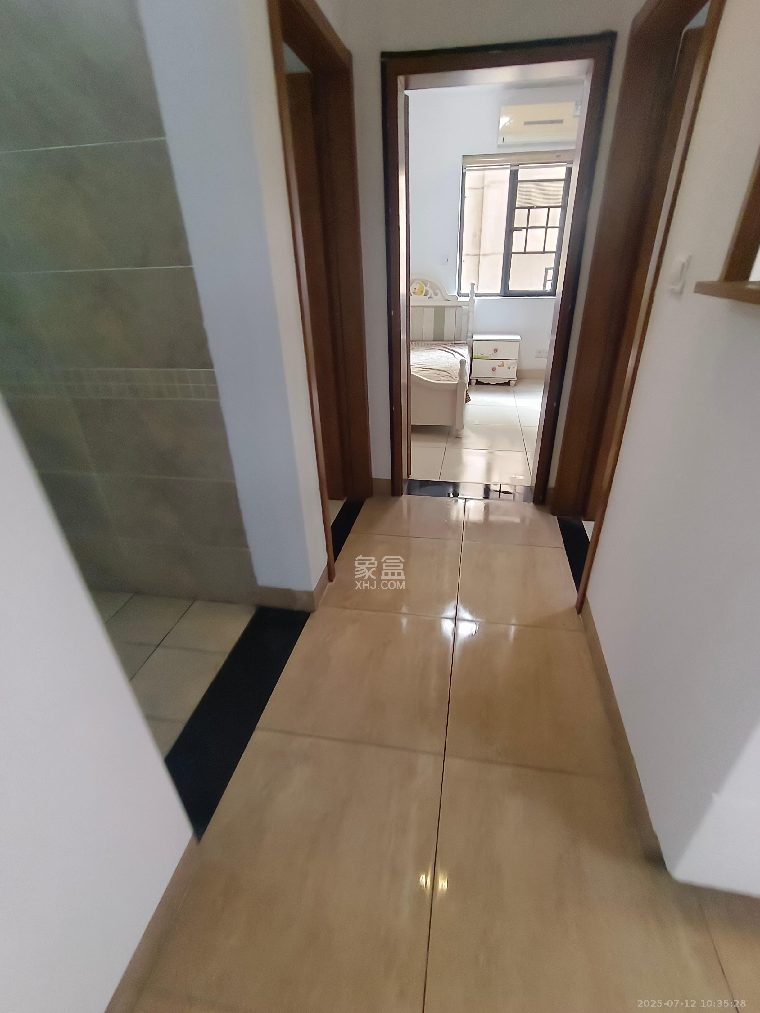 中国铁建国际城一期  4室2厅2卫    2300.0元/月 中国铁建国际城一期  4室2厅2卫    2300.0元/月室内图