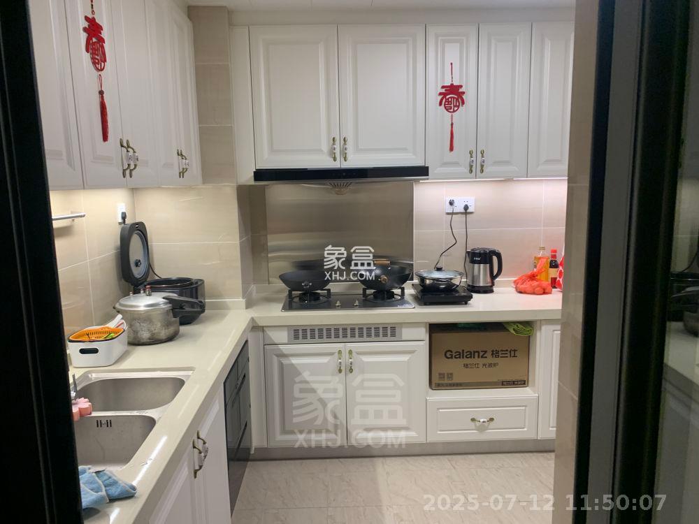 恒大华府 3室2厅2卫 2500.0元/月 恒大华府 3室2厅2卫 2500.0元/月室内图