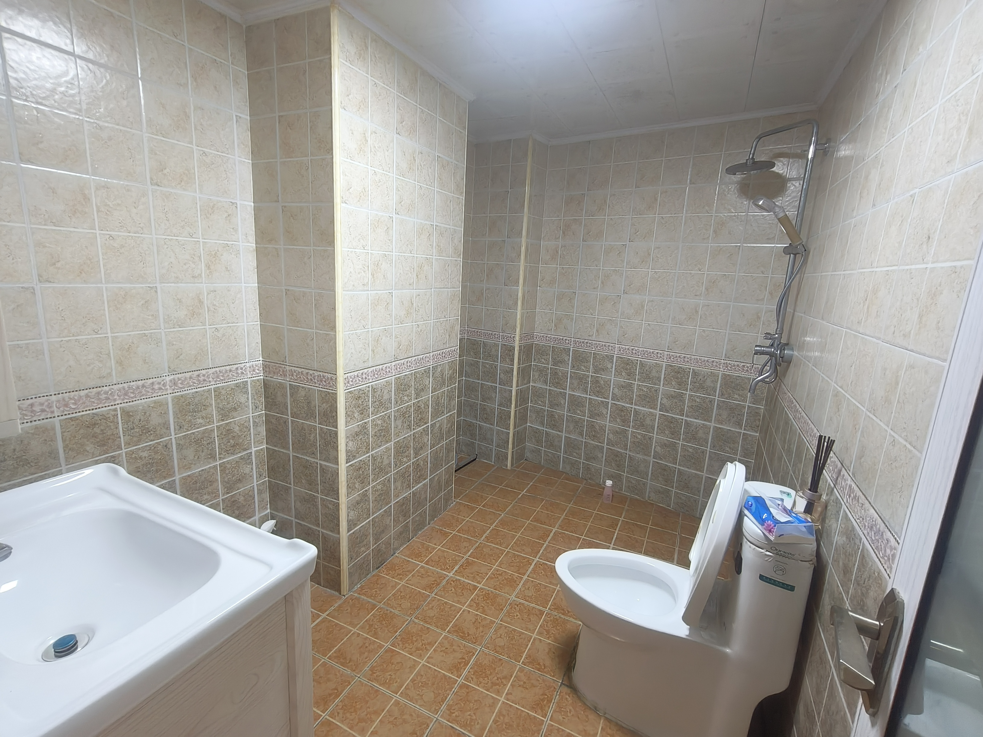 书馨苑 1室1厅1卫 1500.0元/月 书馨苑 1室1厅1卫 1500.0元/月室内图