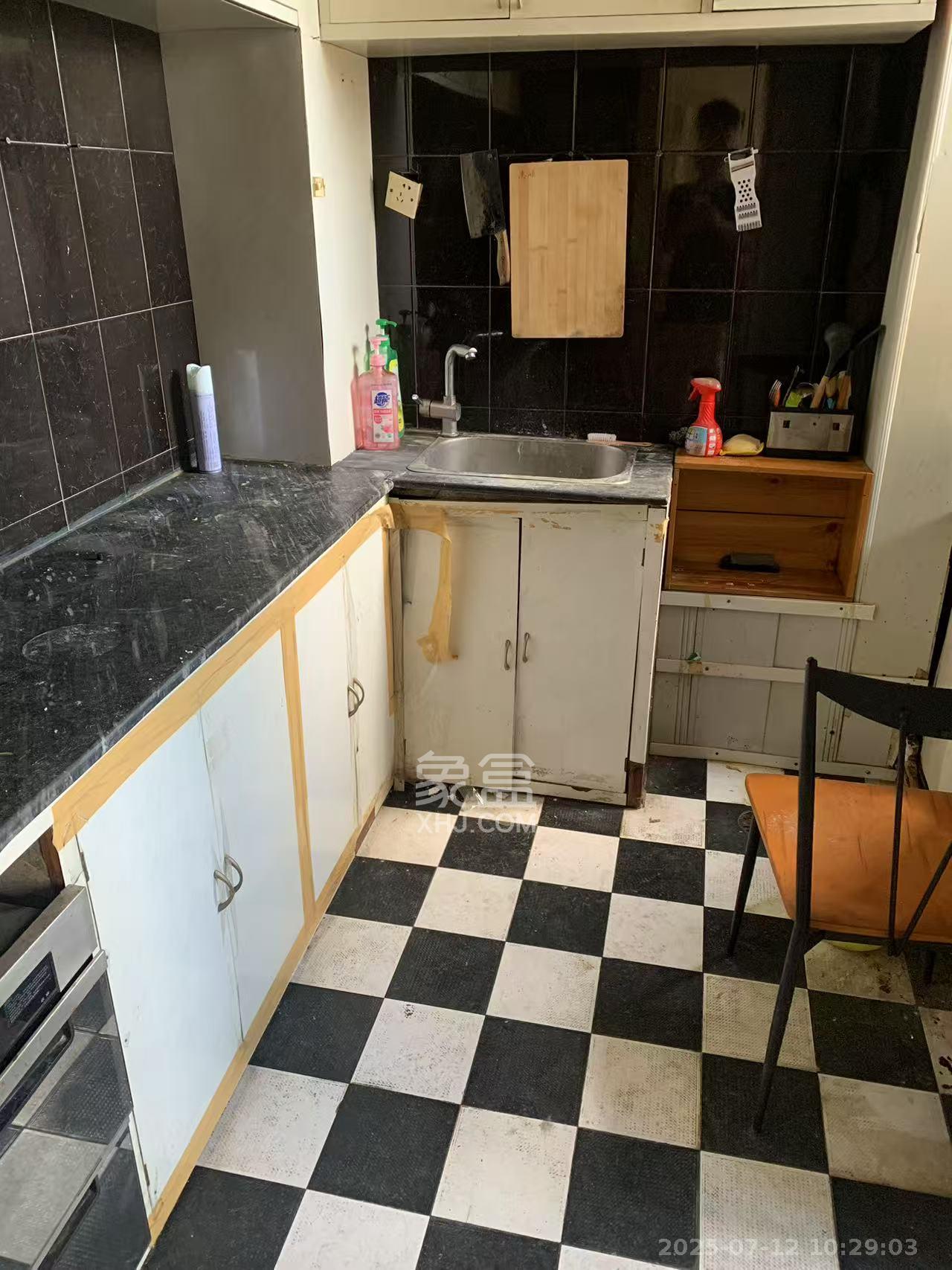 双银花园 2室2厅1卫 1300.0元/月 双银花园 2室2厅1卫 1300.0元/月室内图