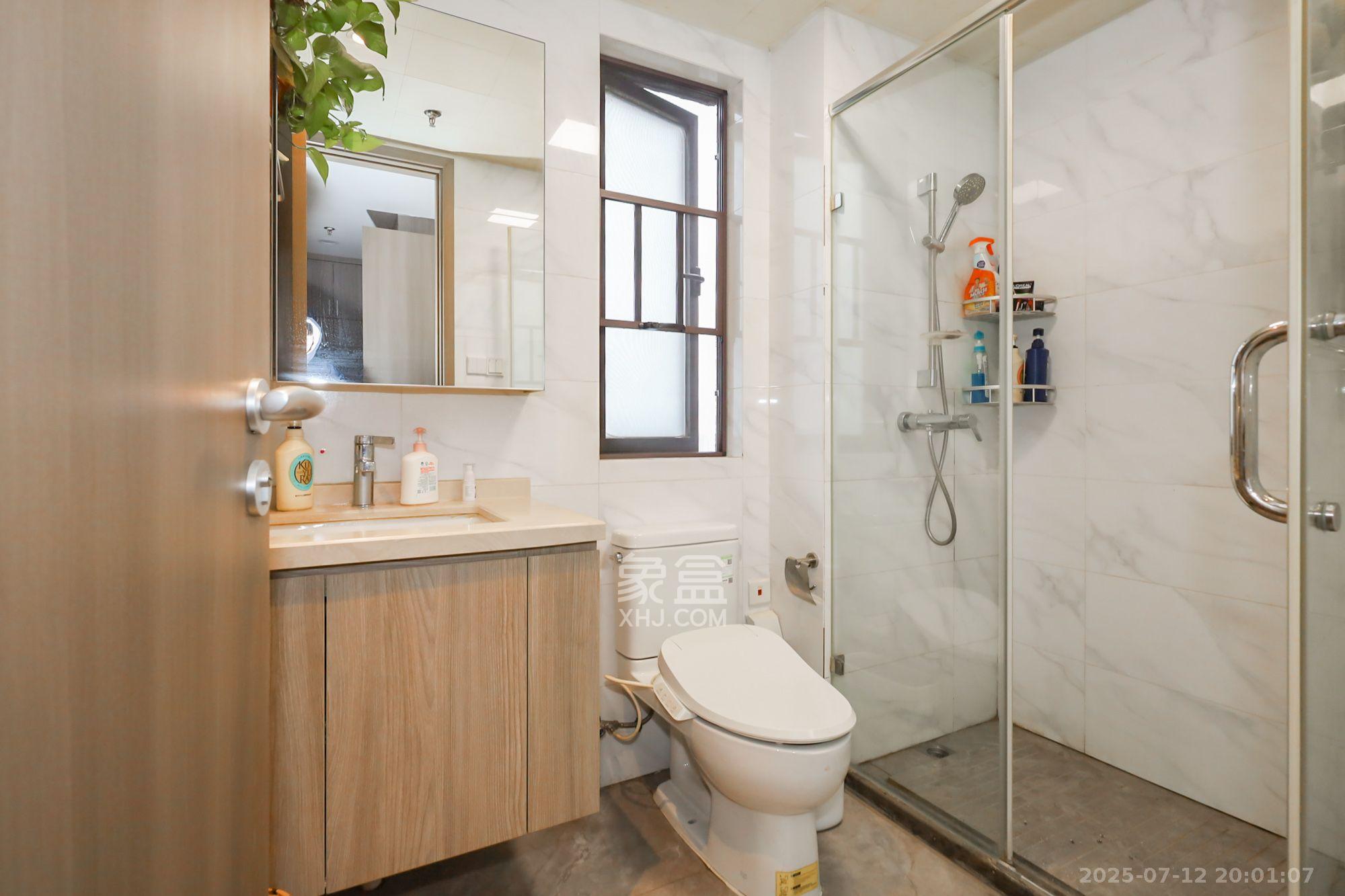 越秀悦湖台  4室2厅2卫    6000.0元/月 越秀悦湖台  4室2厅2卫    6000.0元/月室内图