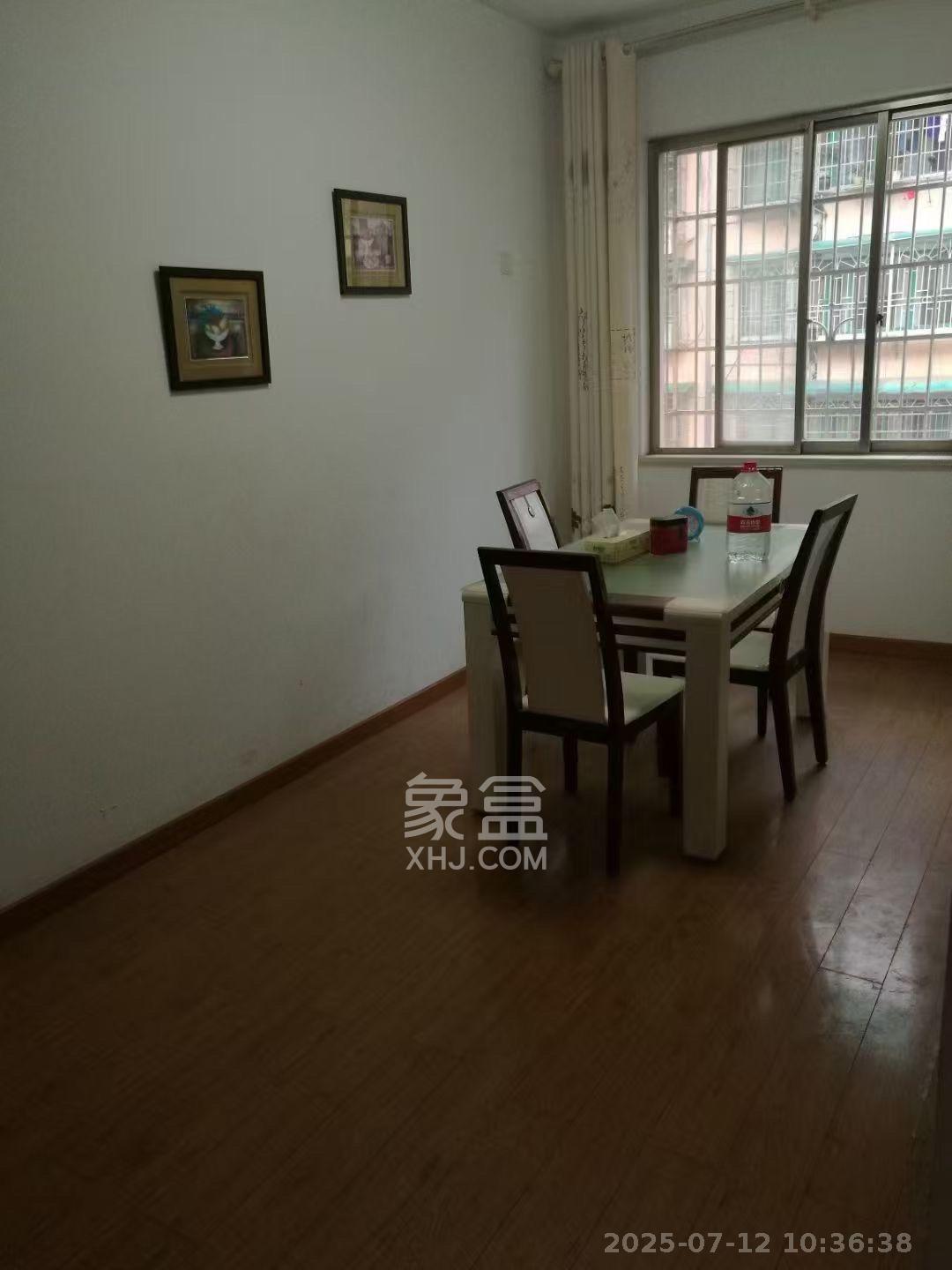 三湘小区  3室2厅2卫   1700.00元/月室内图