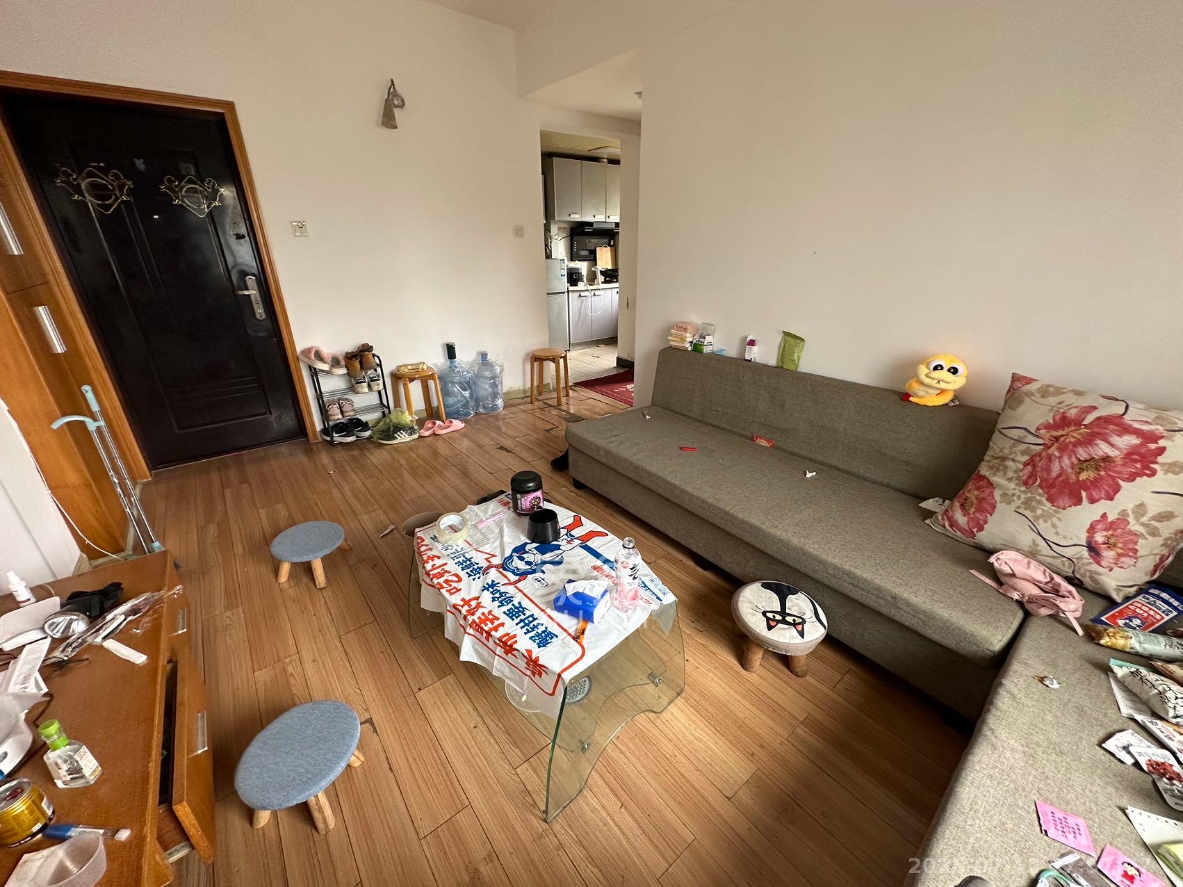 香麓丽舍  1室2厅1卫   1800.00元/月室内图