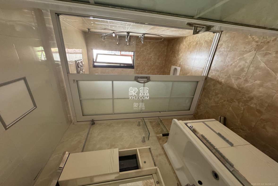 新城国际花都 3室2厅2卫 2000.0元/月 新城国际花都 3室2厅2卫 2000.0元/月室内图